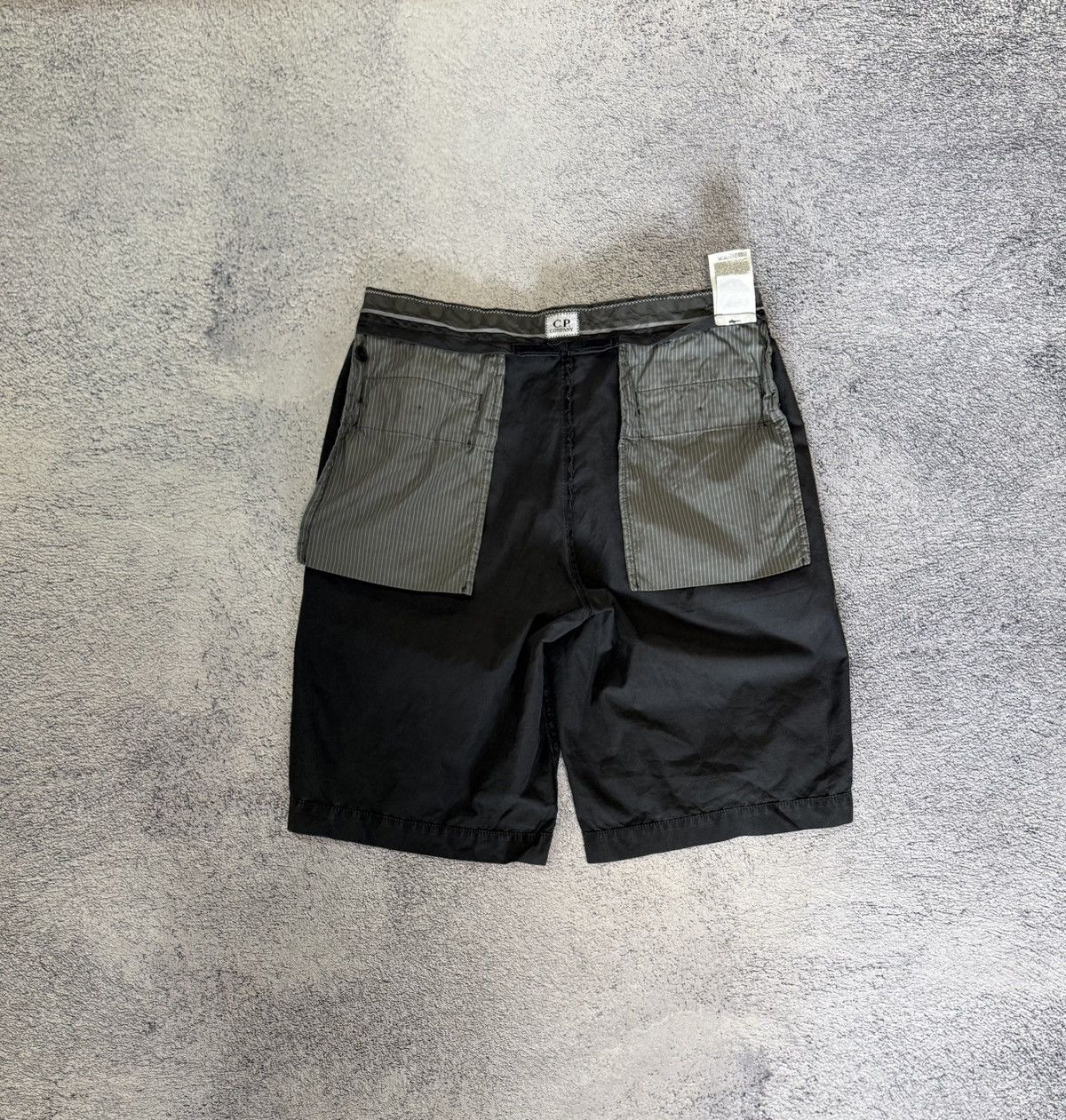 C.P. Company Vintage C.P. Company Men Chino Bermuda Shorts Sportswear 46 Size US 30 / EU 46 - 15 Thumbnail