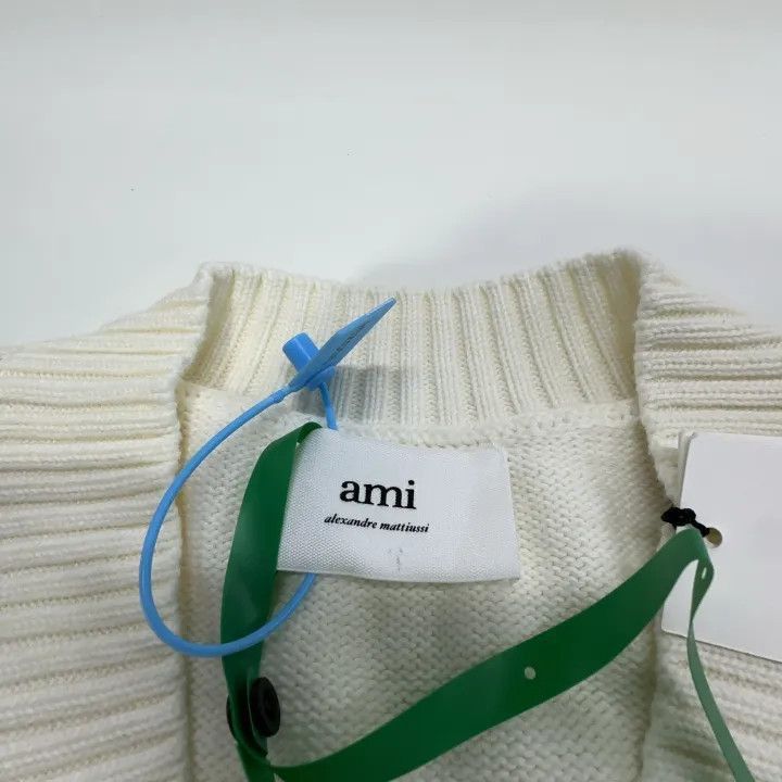 AMI Amiparis SS22 V-Neck Sweater with Heart Design -2507 Size US S / EU 44-46 / 1 - 5 Thumbnail