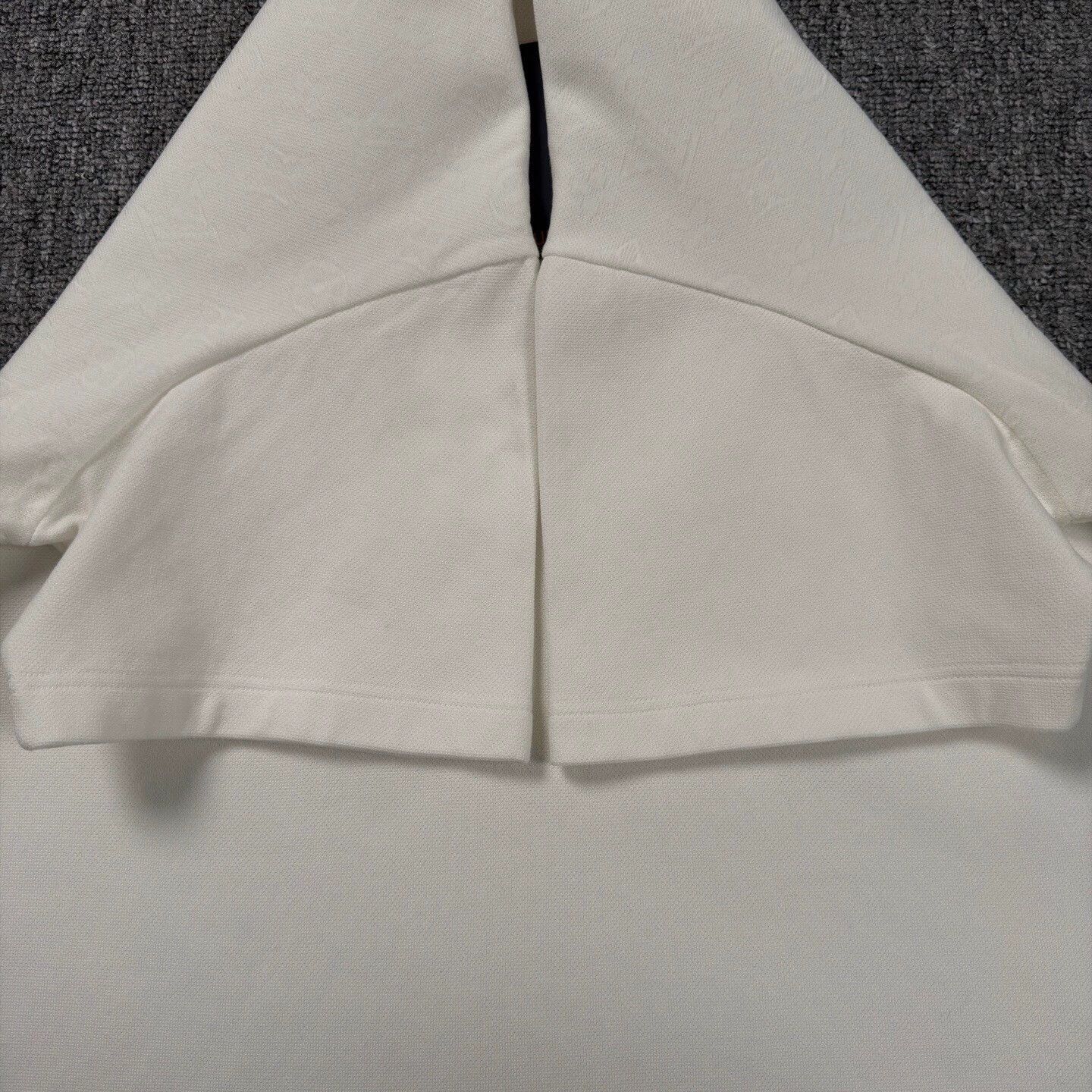 Louis Vuitton LV 24 White Pocket AOP Short Sleeve M LN Size US M / EU 48-50 / 2 - 6 Thumbnail