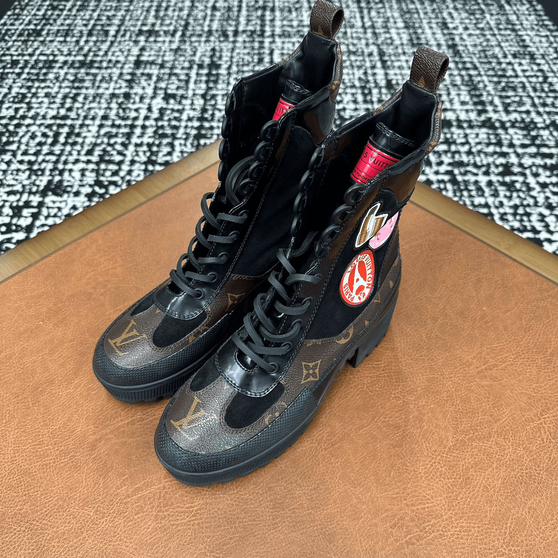 Louis Vuitton Louis Vuitton Brown Boots it_36-5 Women Size US 6.5 / IT 36.5 - 1 Thumbnail