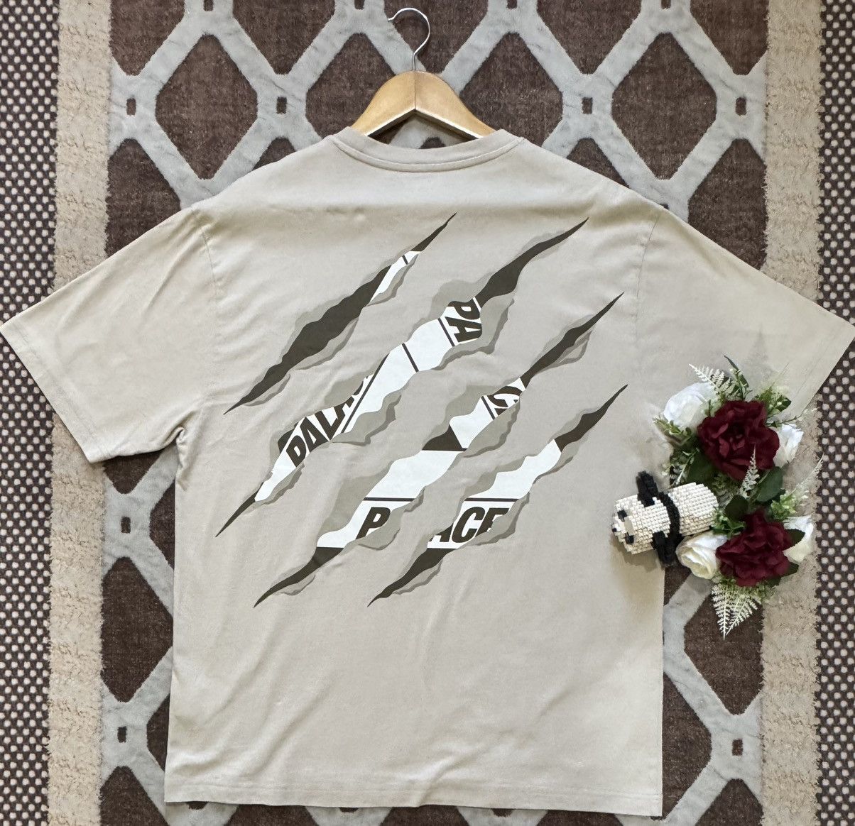 Palace PALACE TEE RIPPED TRI SHIRT 🤎 | NEGOTIABLE Size US M / EU 48-50 / 2 - 3 Thumbnail