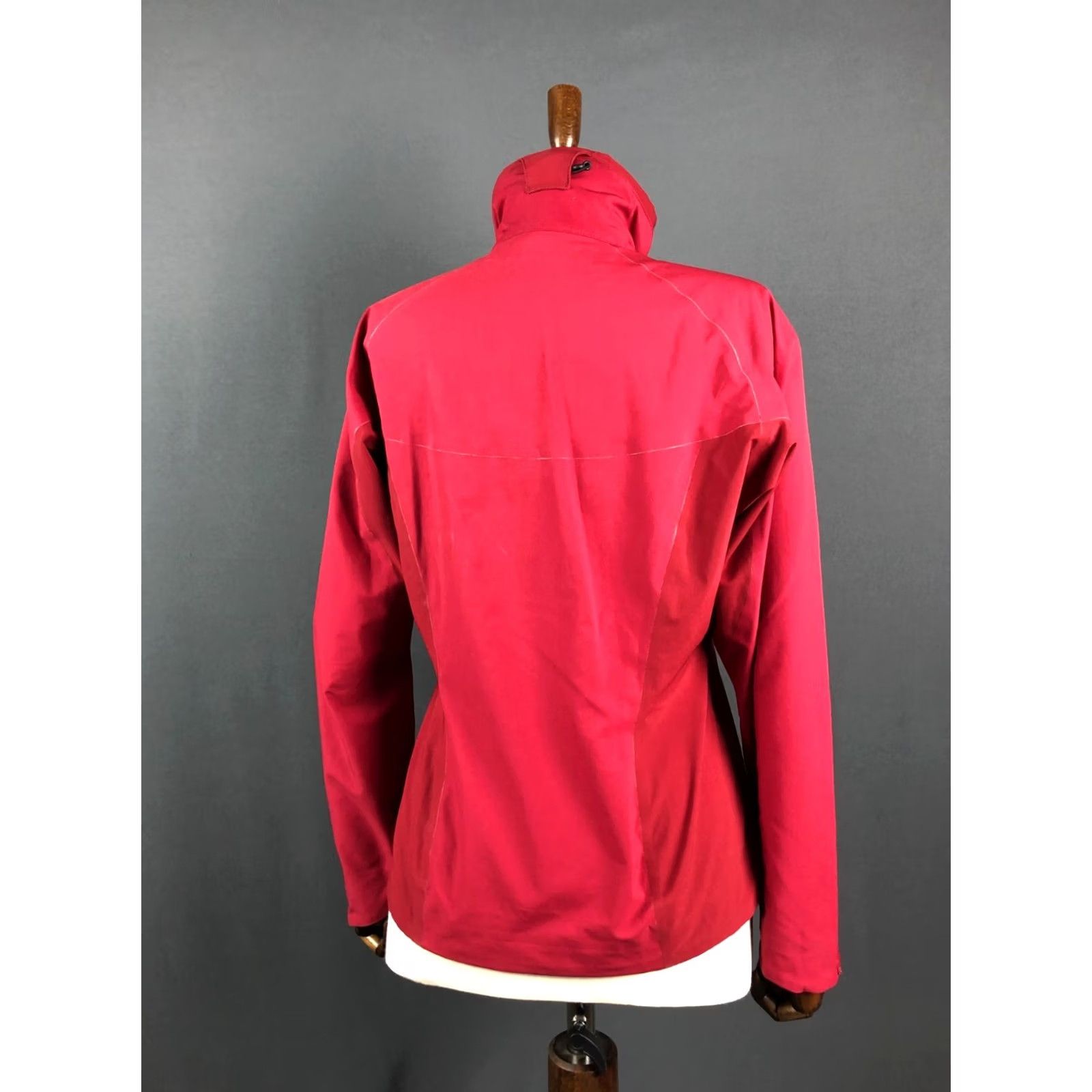 Patagonia Patagonia Full Zip Jacket Women Size S Red Polyester Windbreaker Casual Solid Zip Pockets Logo Size S / US 4 / IT 40 - 3 Thumbnail
