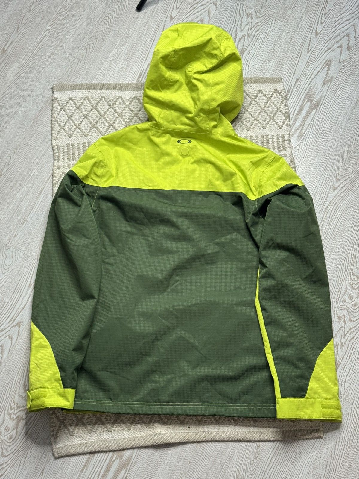 Vintage Vintage Oakley Rare Green Ski jacket Size S Size US S / EU 44-46 / 1 - 7 Thumbnail