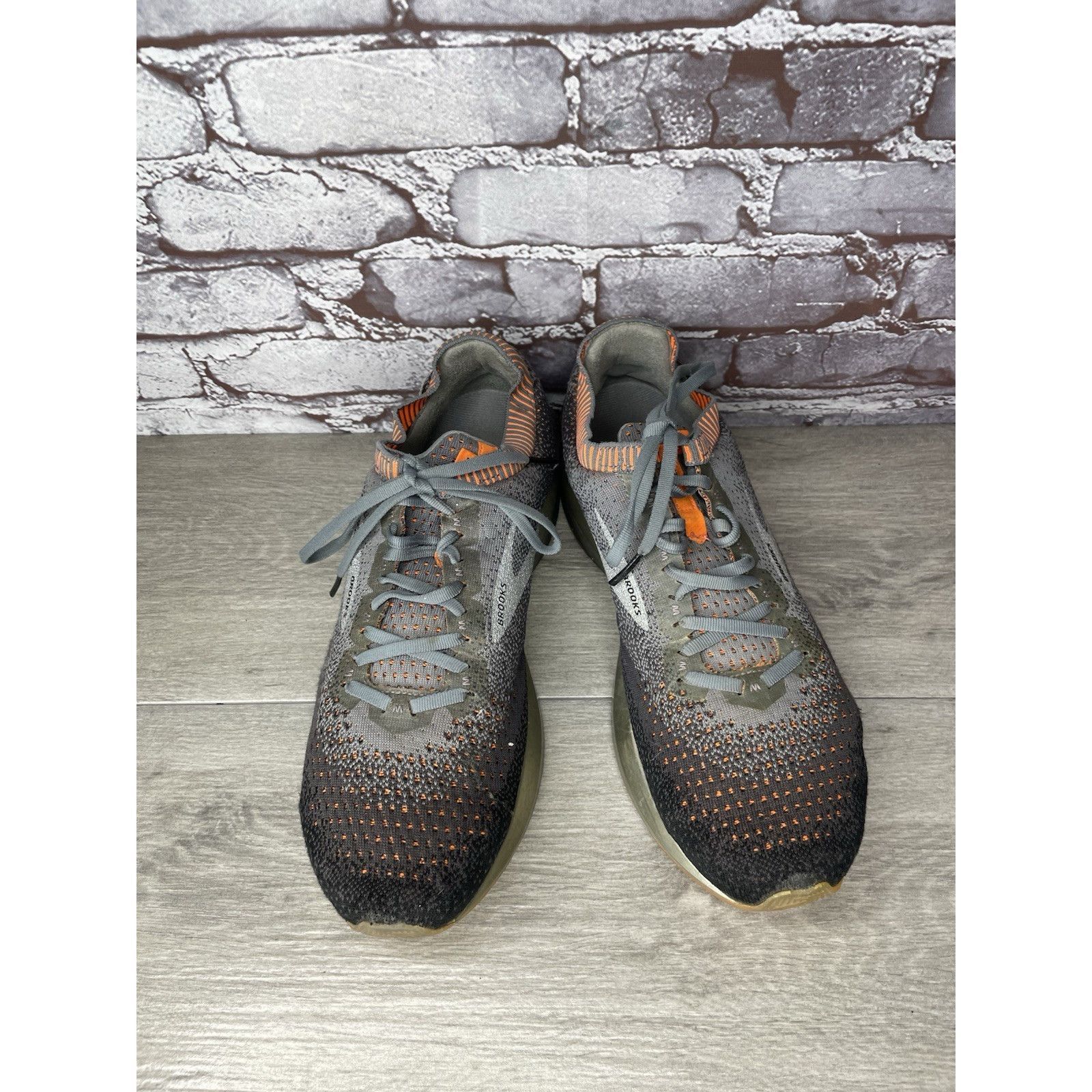Brooks Brooks Levitate 2 1102901D026 Mens Size 11.5D Gray Orange At Size US 11.5 / EU 44-45 - 18 Thumbnail