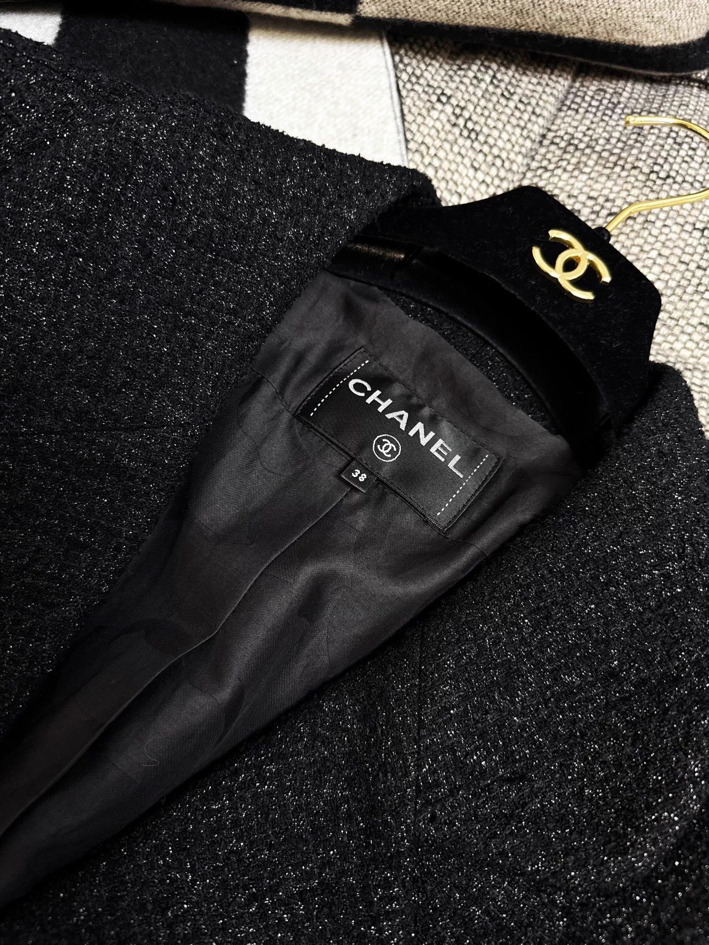 Chanel Chanel 20P Black Shimmer Tweed CC Crystal Buttons Jacket 38 Size S / US 4 / IT 40 - 5 Thumbnail
