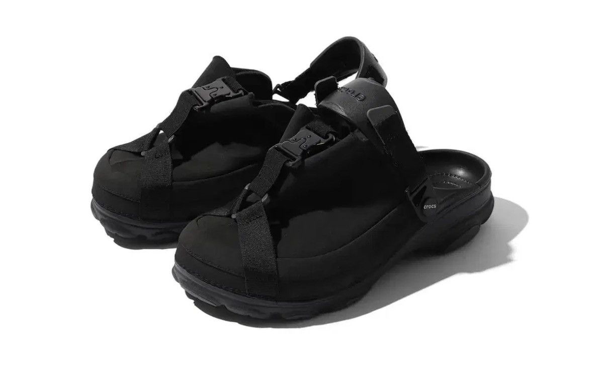 Beams x Crocs Cobra Buckle Sandals Clog Black