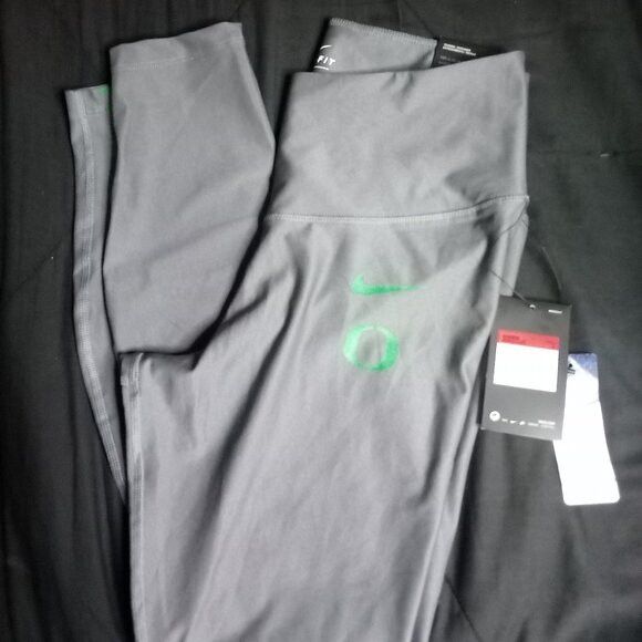 Nike NWT Nike Dri-Fit Oregon Ducks Leggings Trainers Size 30" / US 8 / IT 44 - 1 Thumbnail