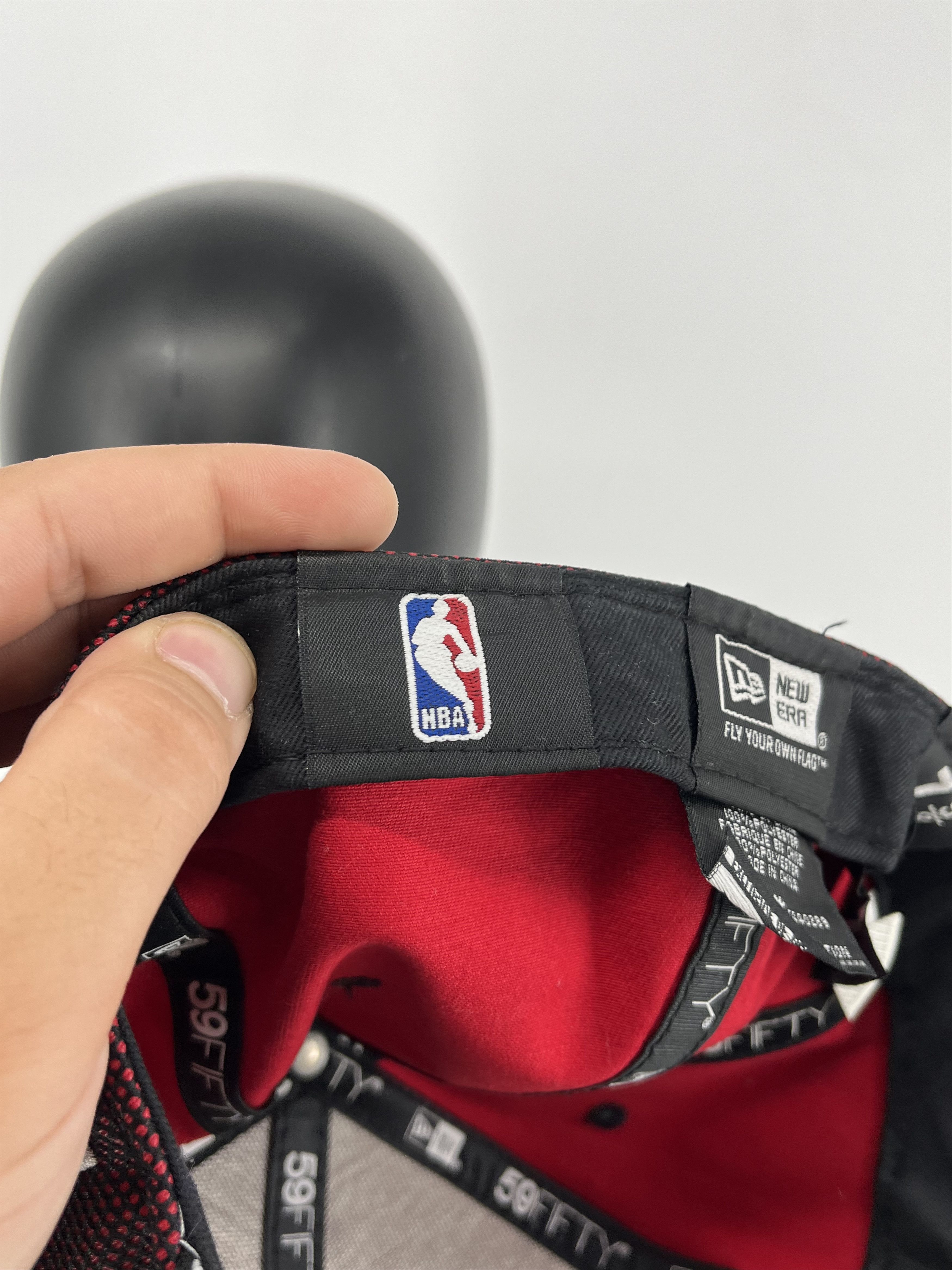 NBA × New Era Vintage New Era Chicago Bulls NBA Black Fitted Hat Size ONE SIZE - 8 Thumbnail