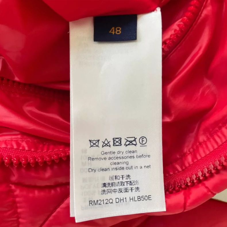 Louis Vuitton Louis Vuitton Red embossed presbyopic cotton-padded jacket Size US M / EU 48-50 / 2 - 3 Thumbnail