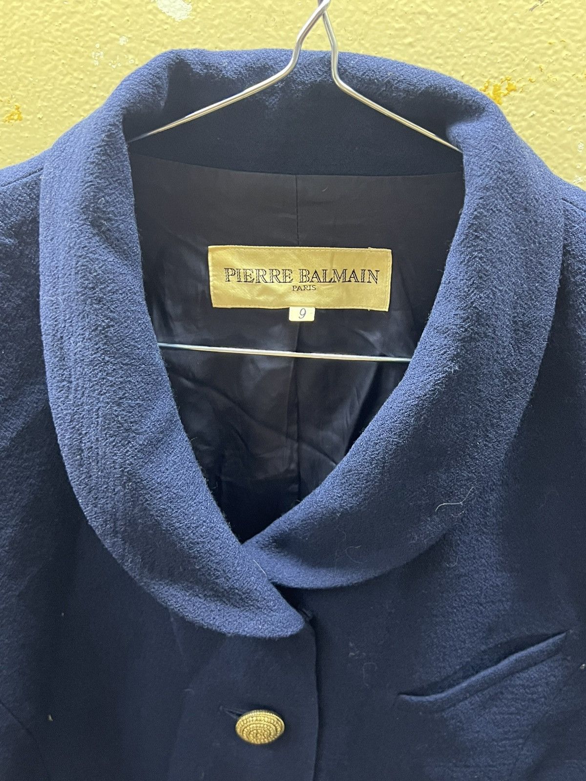 Pierre Balmain Pierre Balmain blazer jacket large gold-tone buttons. Size M / US 6-8 / IT 42-44 - 2 Thumbnail