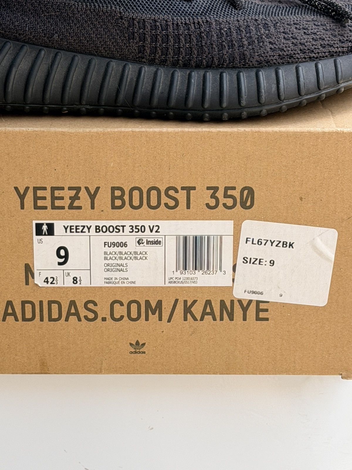 Yeezy adidas Yeezy Boost 350 V2 Black Non-Reflective 2019 Size 9 Size US 9 / EU 42 - 2 Thumbnail