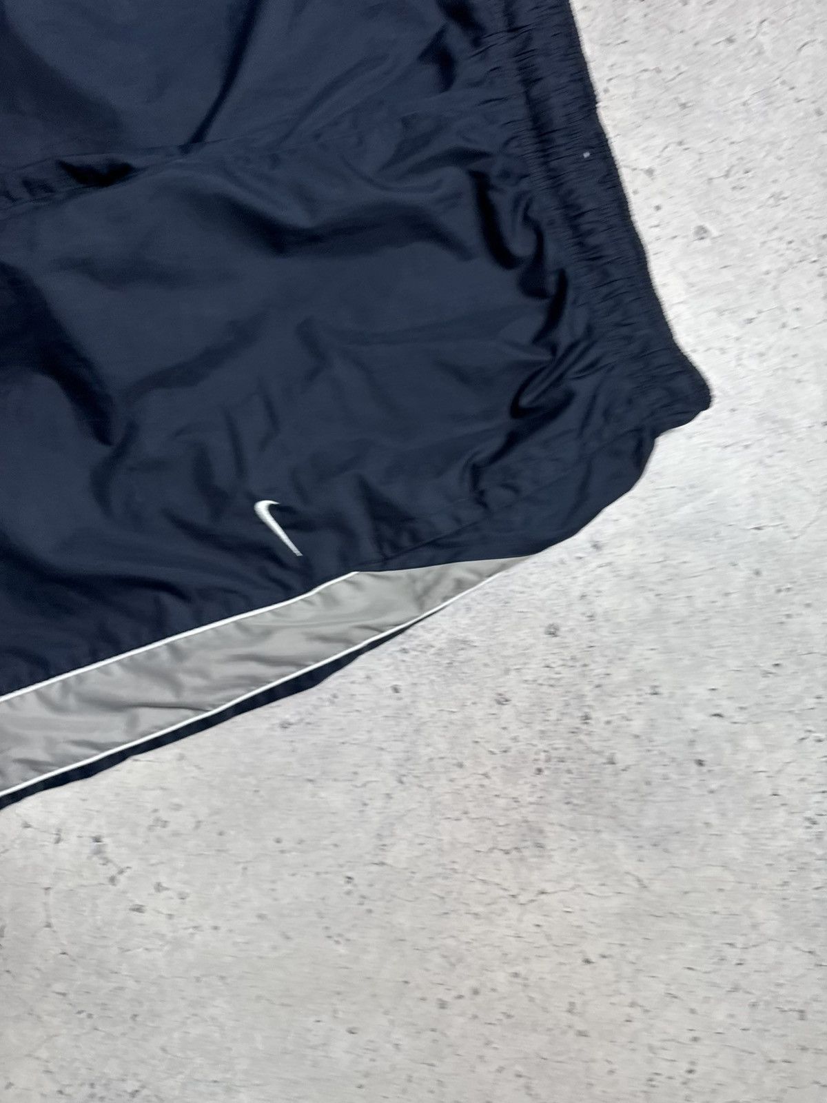 Nike Nike Vintage Nylon Shorts Drill Swoosh Size US 32 / EU 48 - 3 Thumbnail
