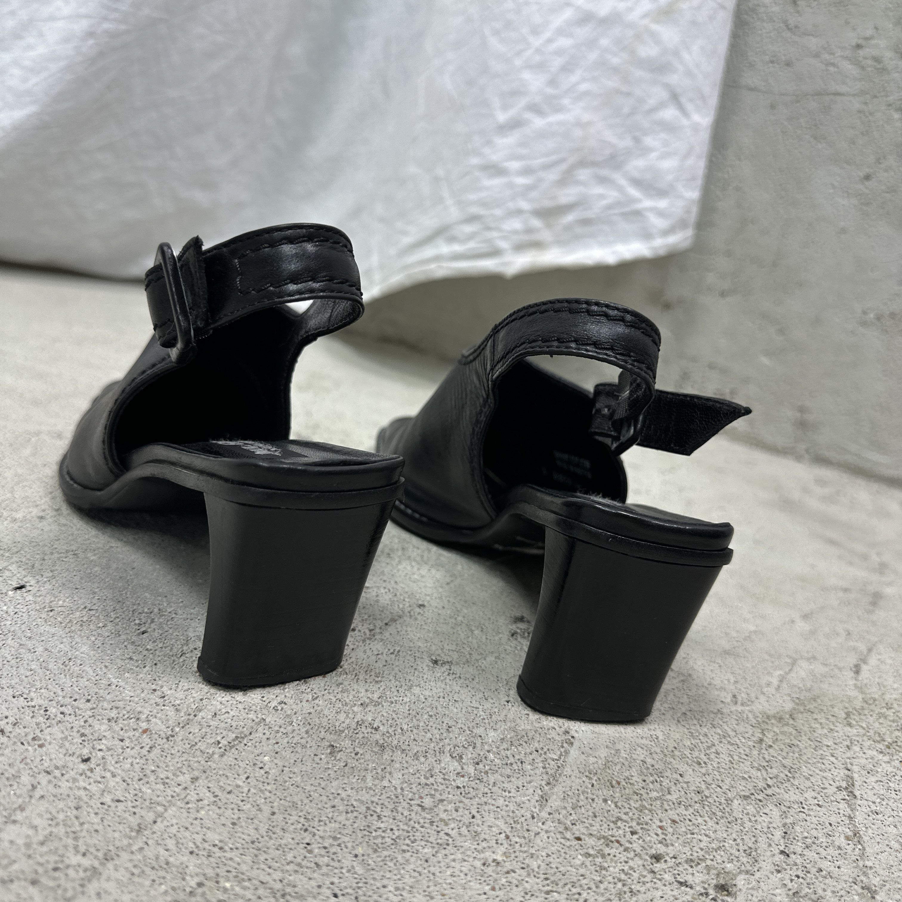 Vintage Vintage Avant Garde Leather Sling Back Square Toe Heels Y2K Size US 9 / IT 39 - 7 Thumbnail