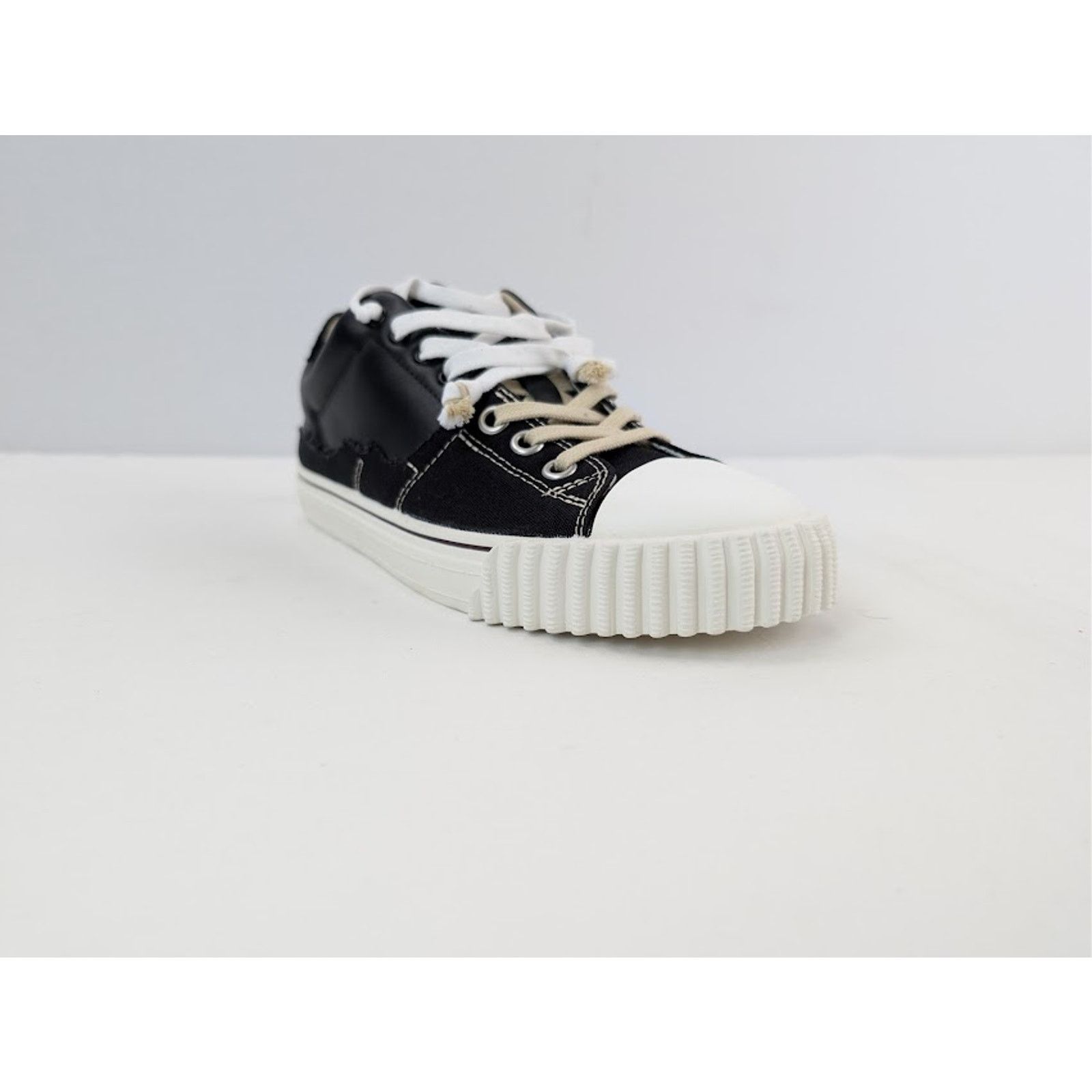 Maison Margiela o1rshd1 Evolution Low Sneakers in Black / White Size US 13 / EU 46 - 2 Thumbnail