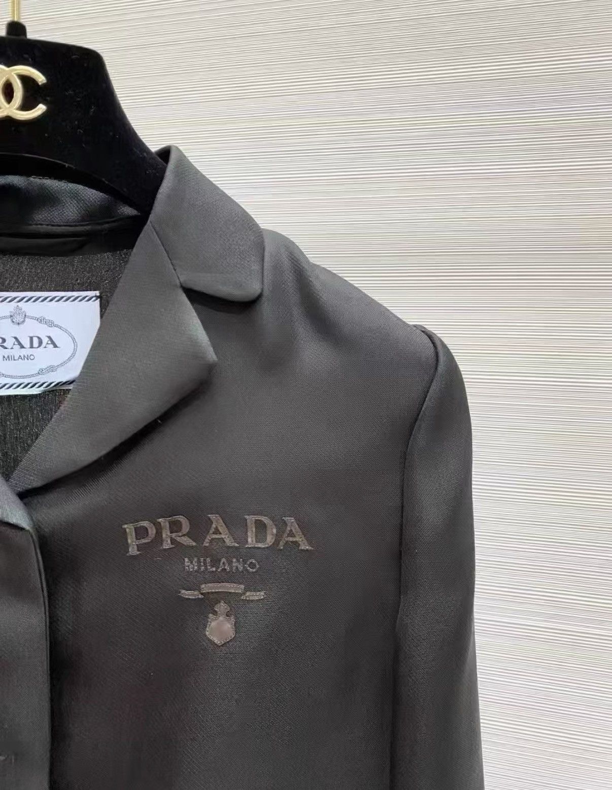 Prada Prada Black Short Jacket, Classic Fashion Style J33 Size XS / US 0-2 / IT 36-38 - 2 Thumbnail