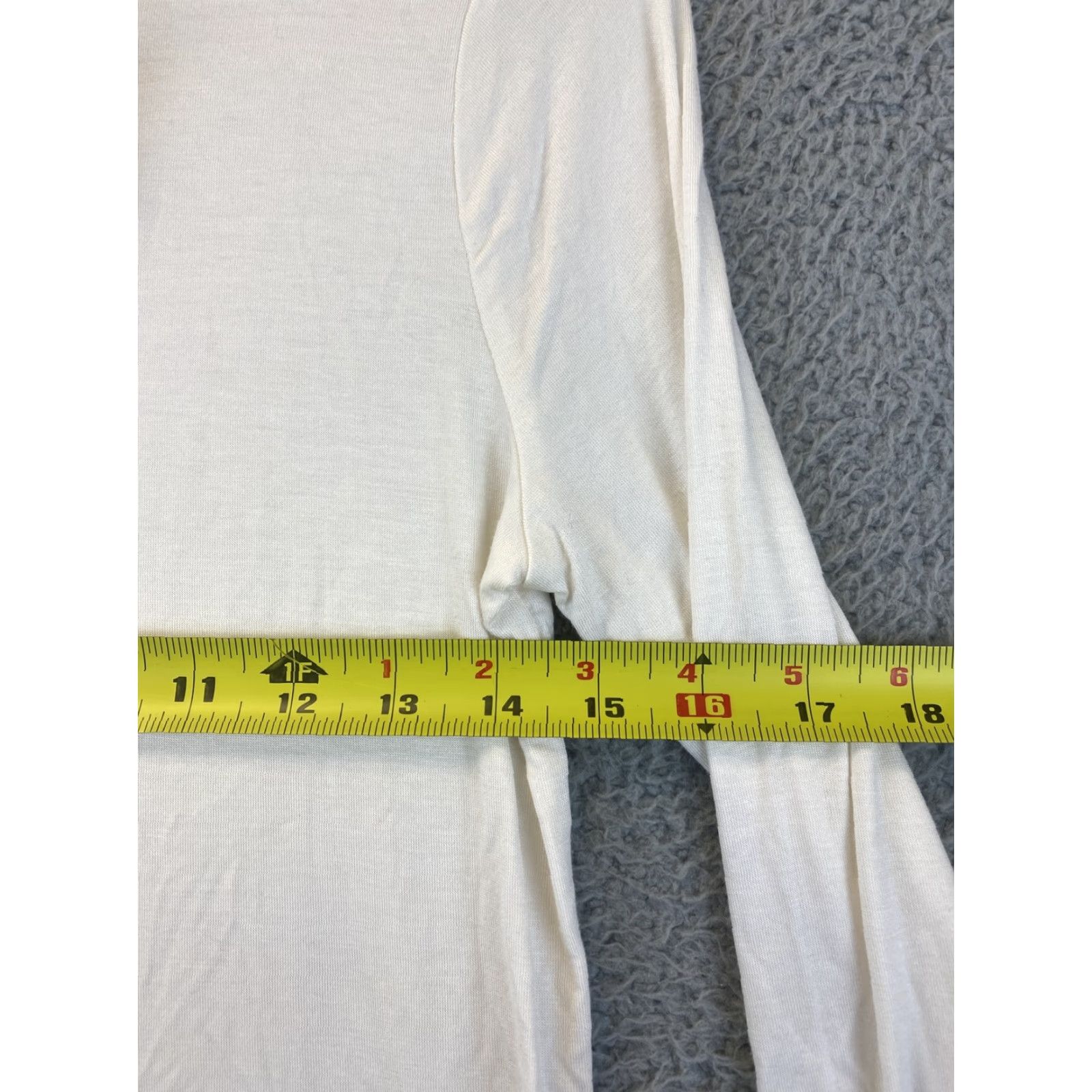 Ann Taylor NEW Ann Taylor Loft Women's Solid Cream Turtleneck Blouse Size S Size S / US 4 / IT 40 - 4 Thumbnail