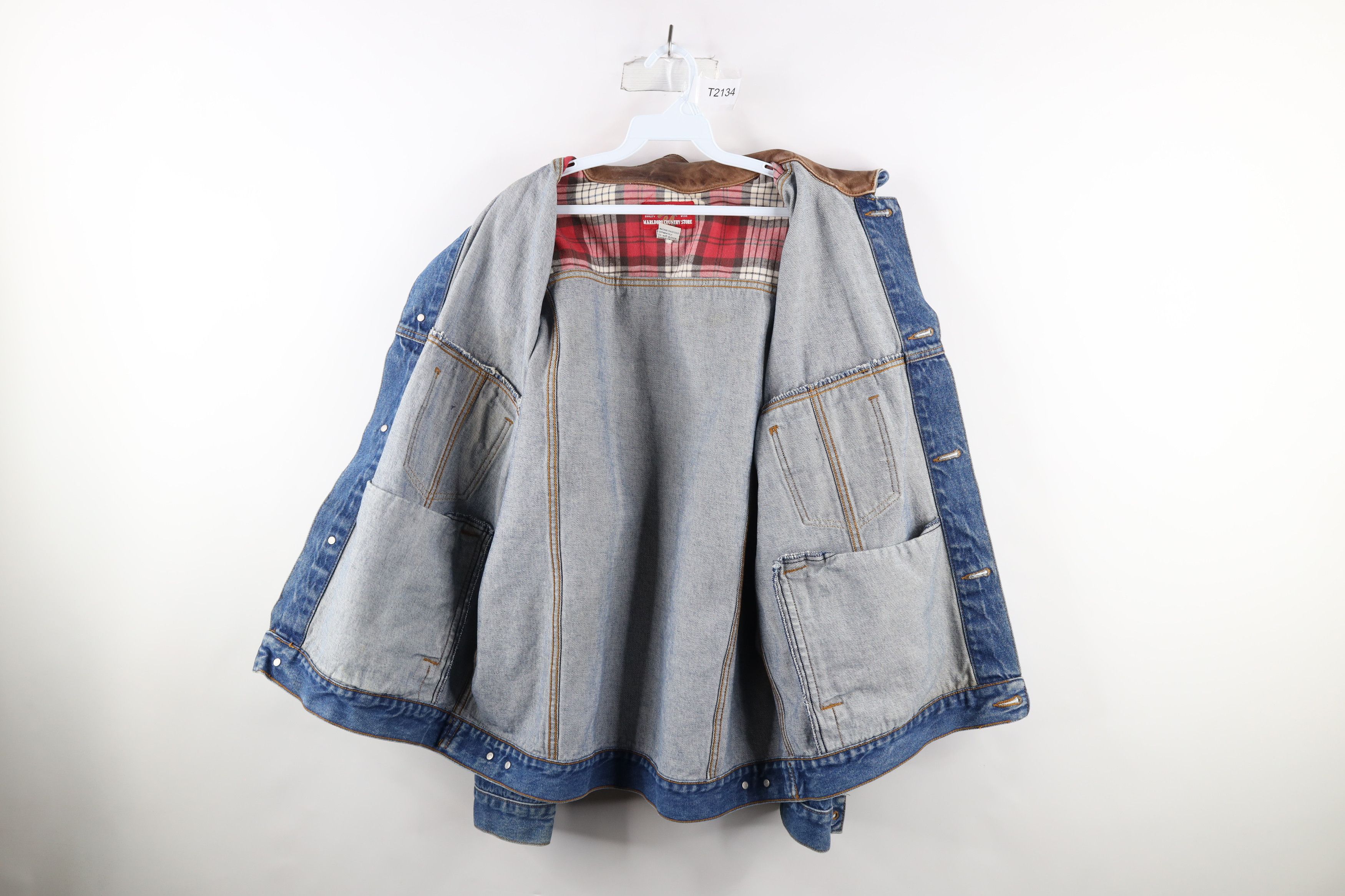Marlboro × Vintage Vintage 90s Marlboro Leather Collar Denim Trucker Jacket Size US L / EU 52-54 / 3 - 9 Thumbnail