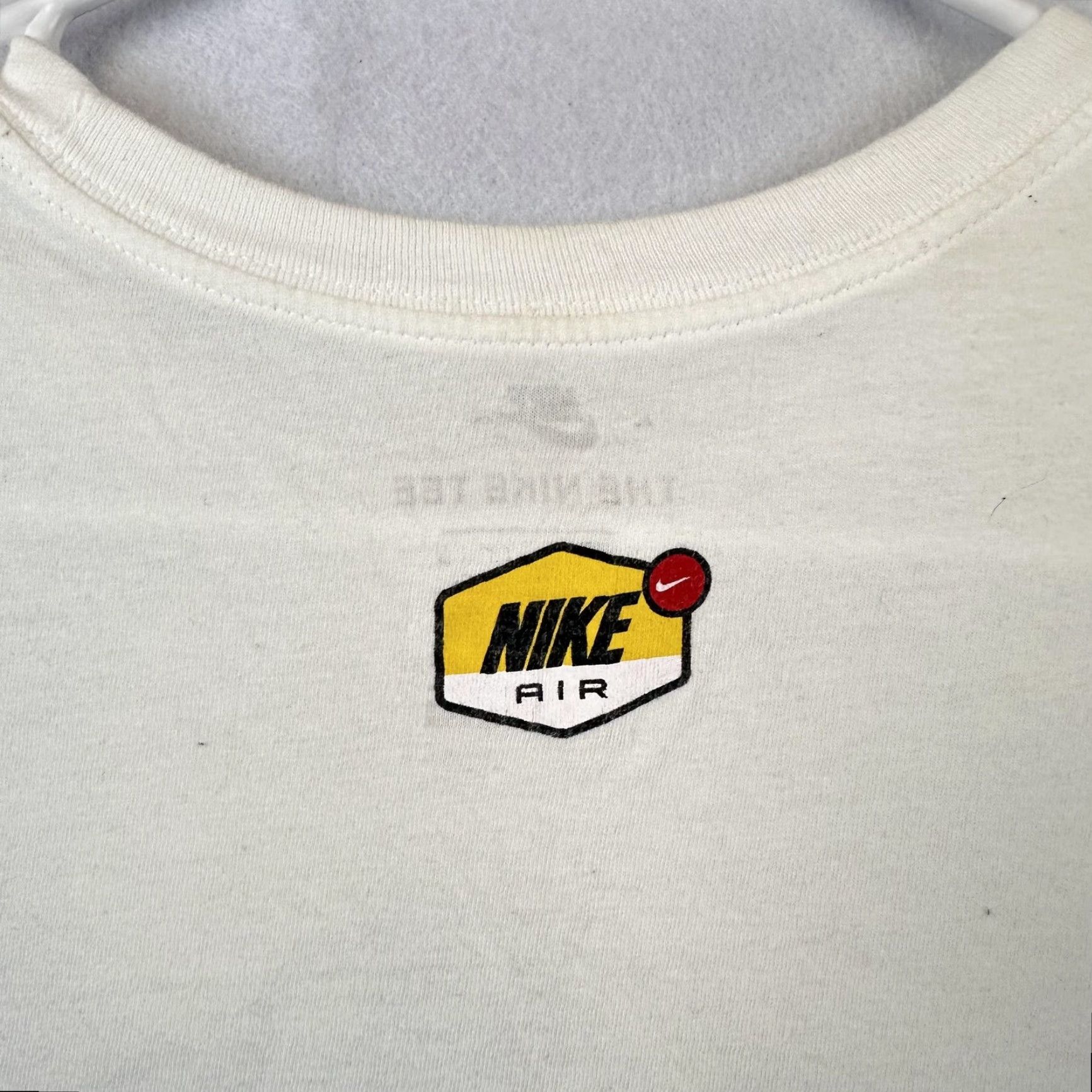 Nike Nike Shirt Mens Medium White Graphic Cartoon Cloud Swoosh Air Athletic Tee Size US M / EU 48-50 / 2 - 7 Thumbnail