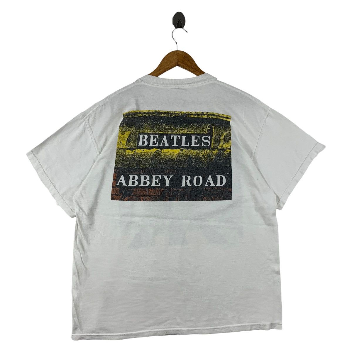 Band Tees Vintage y2k THE BEATLES Abbey Road band tees Size US L / EU 52-54 / 3 - 4 Thumbnail