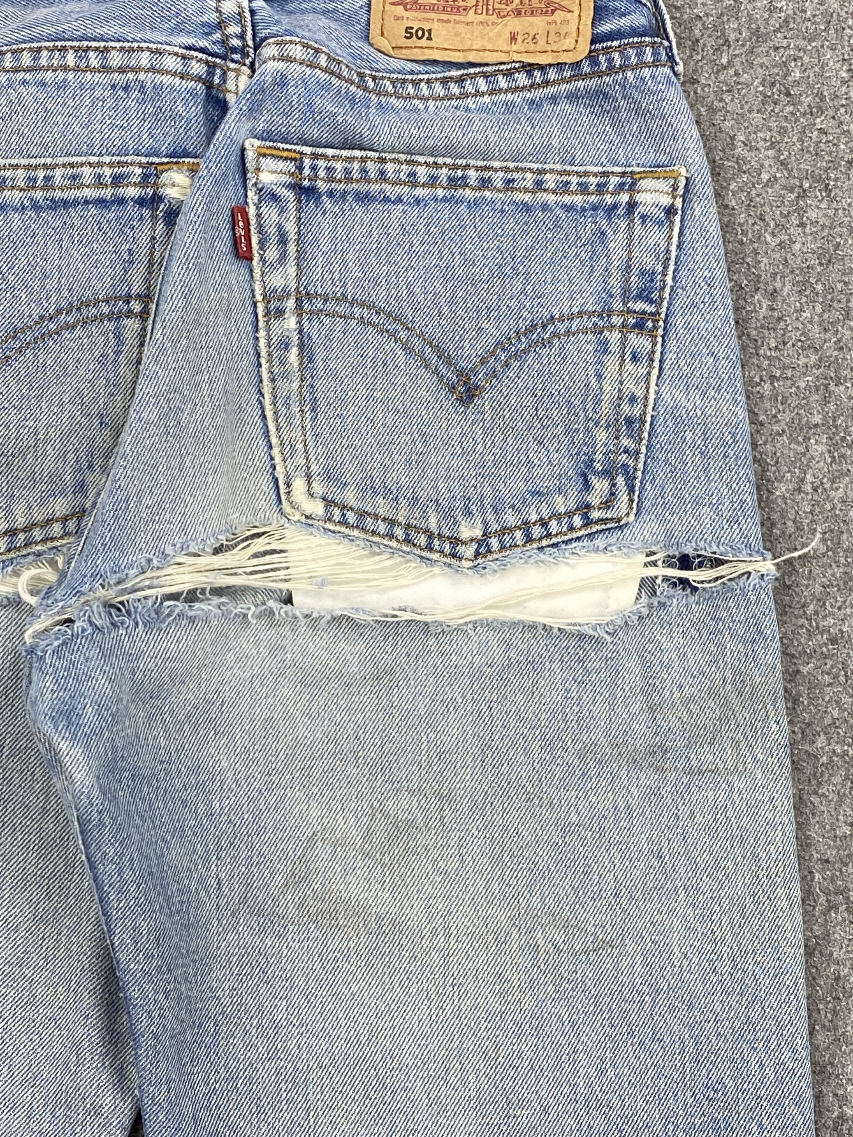 Levi's Distressed Vntage Levi's 501 Faded Blue Jeans DJ0019Z Size US 26 / EU 42 - 14 Thumbnail