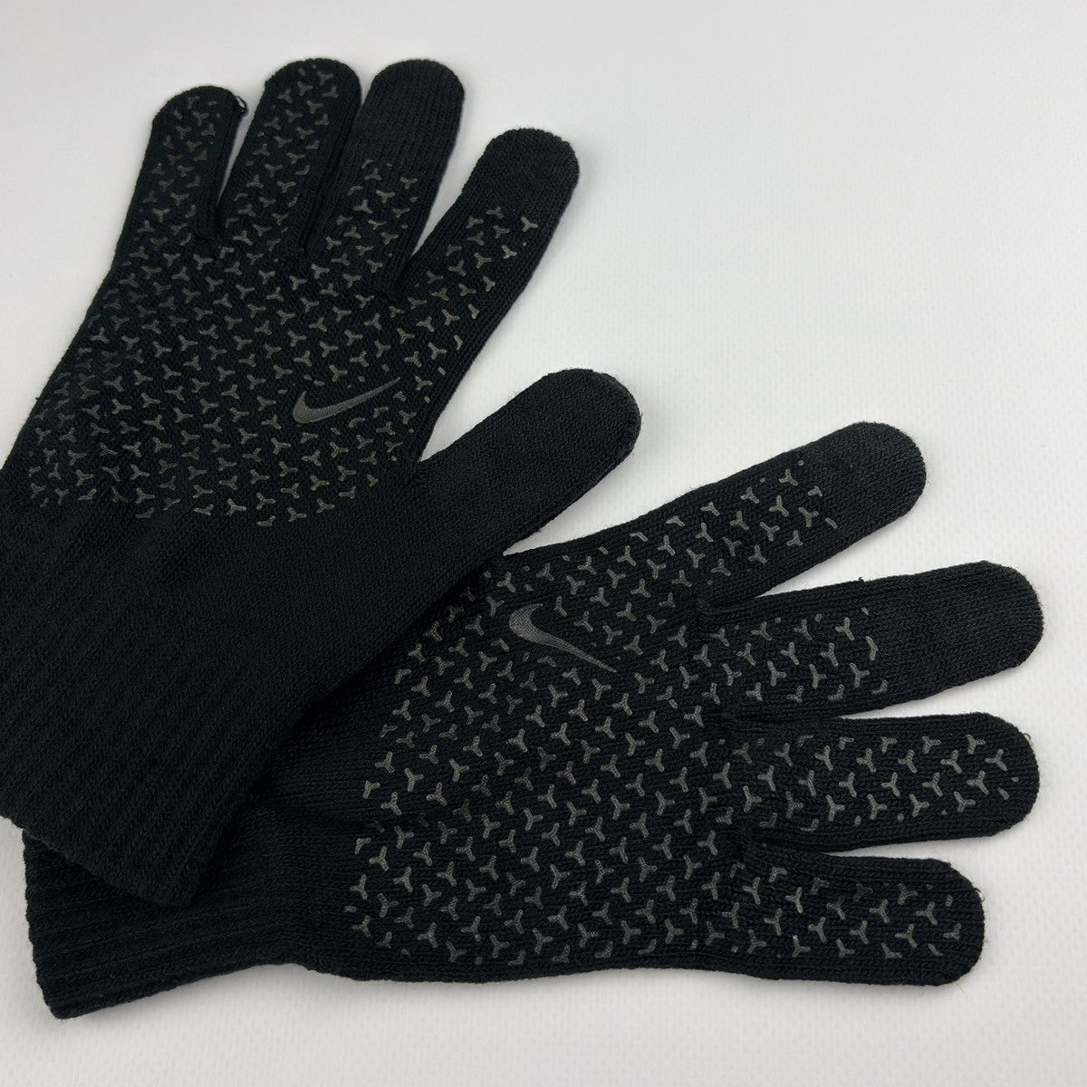 Nike Nike Knitted Gloves Swoosh Size ONE SIZE - 11 Thumbnail