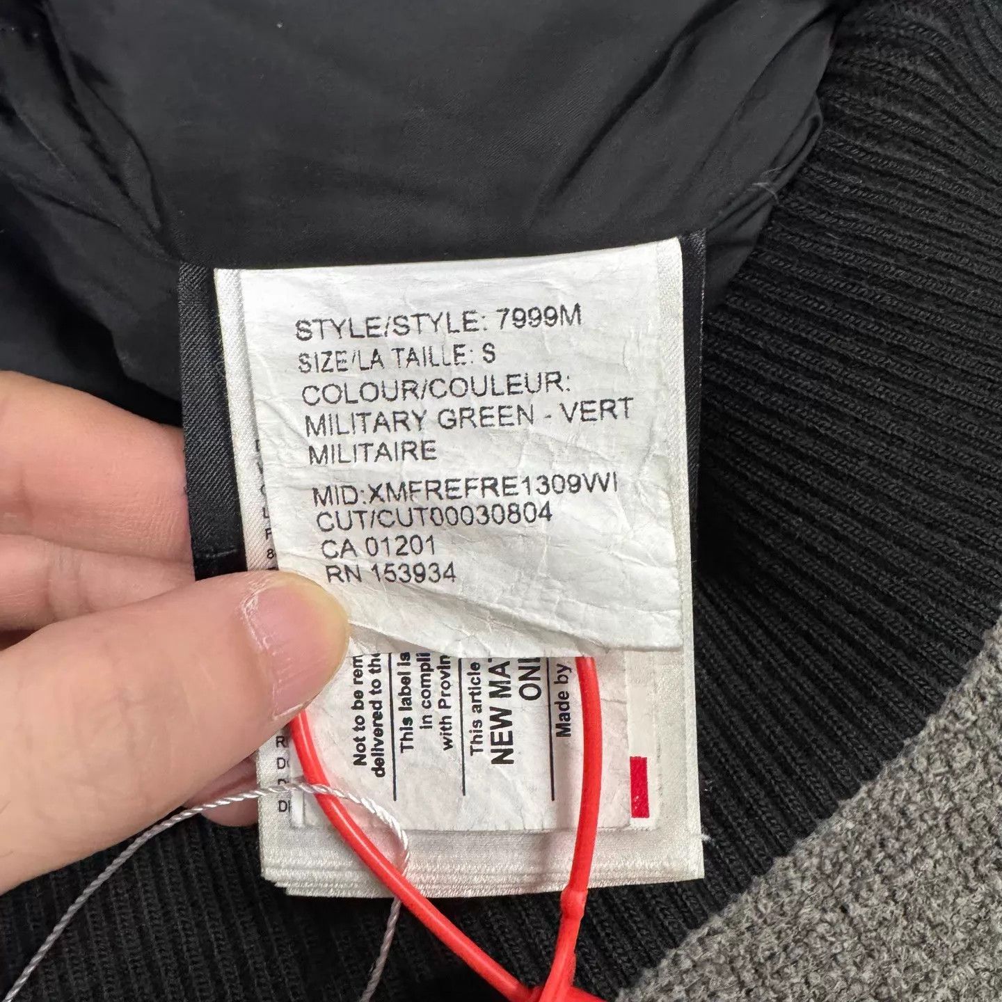 Canada Goose Canada Goose Fur Collar Hooded Pilot Down Jacket S 99 New Size S / US 4 / IT 40 - 7 Thumbnail