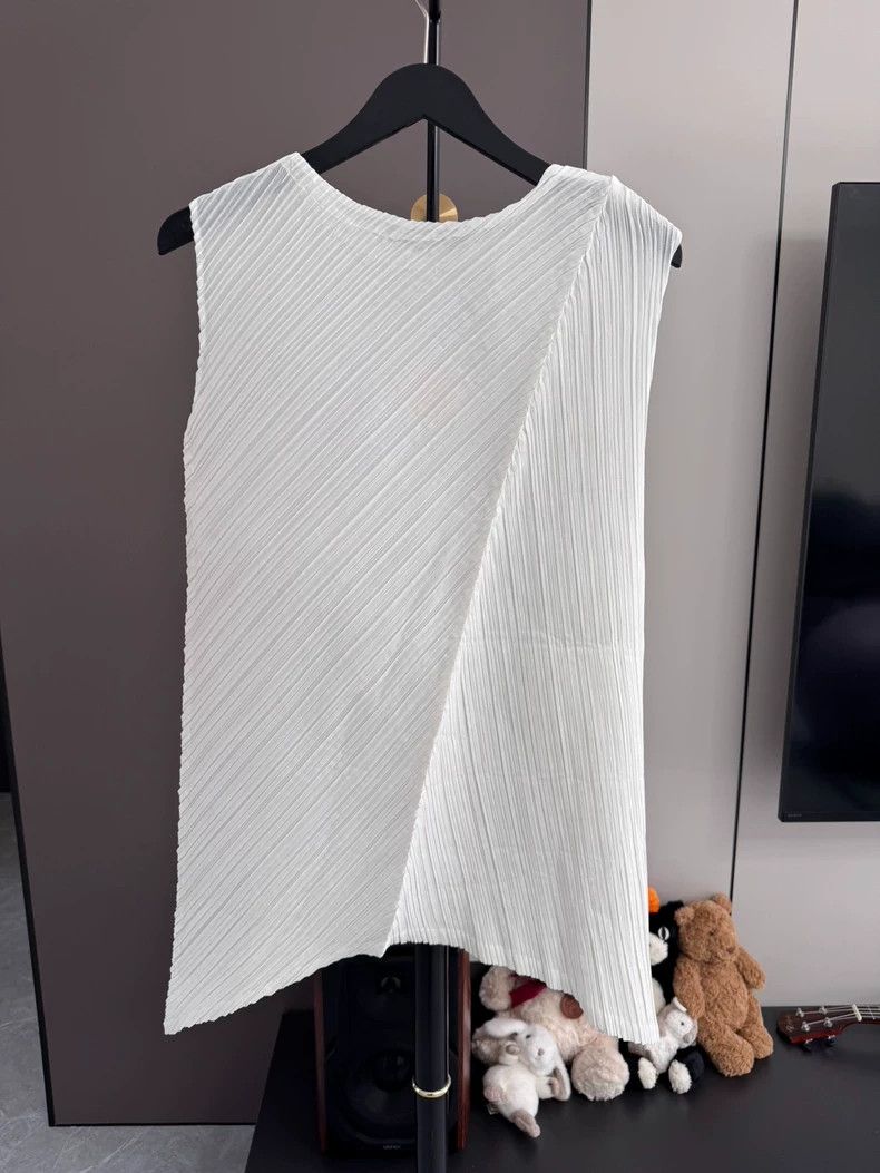 Issey Miyake issey miyake size:3 White pleated vest Size XXS / US 00 / IT 34 - 2 Thumbnail