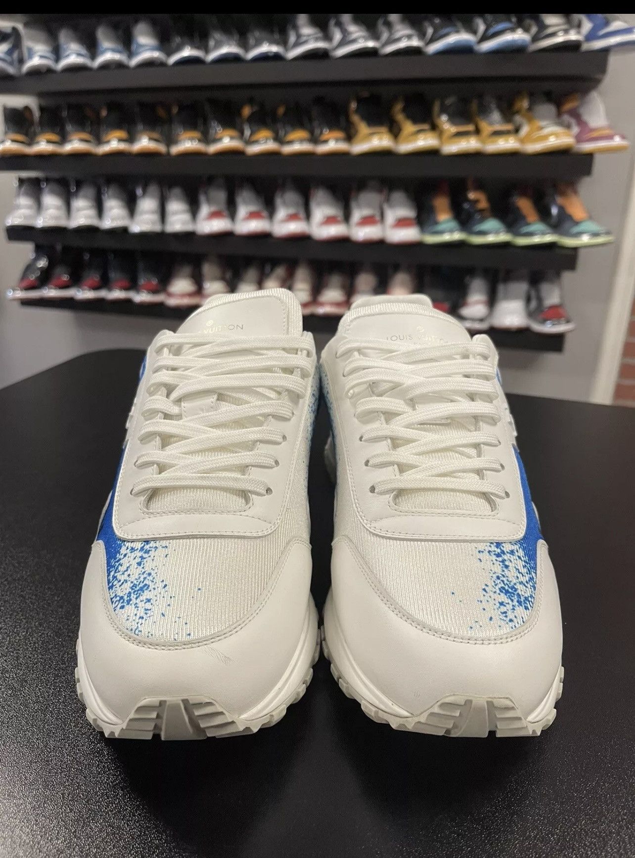 Louis Vuitton Size 10US/9LV - Louis Vuitton Run Away Sneaker White/Blue Size US 10 / EU 43 - 2 Thumbnail