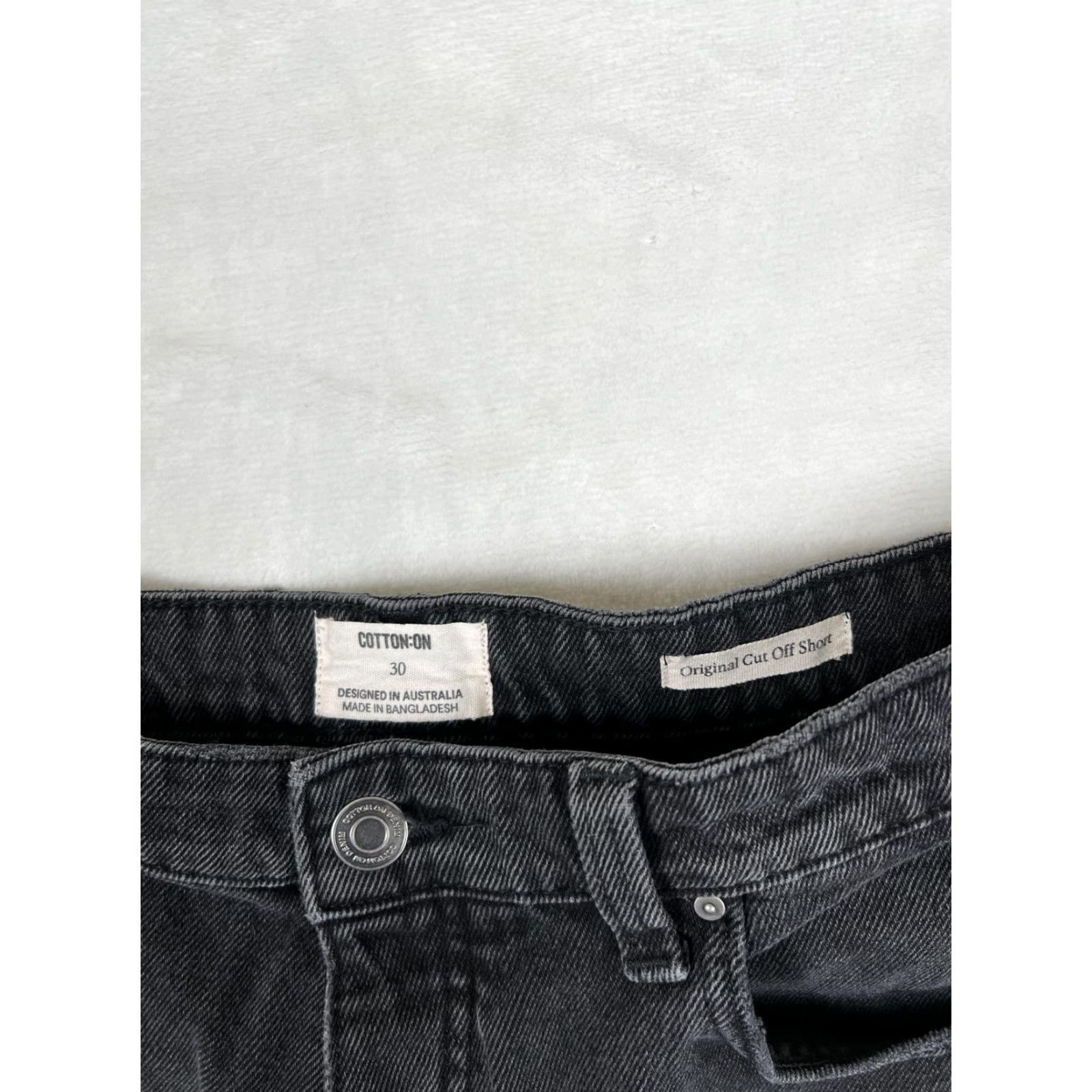Cotton On Cotton On Shorts Womens 30 Black Original Cut Off Denim Raw Hem Fringe Casual Size 30" / US 8 / IT 44 - 4 Thumbnail