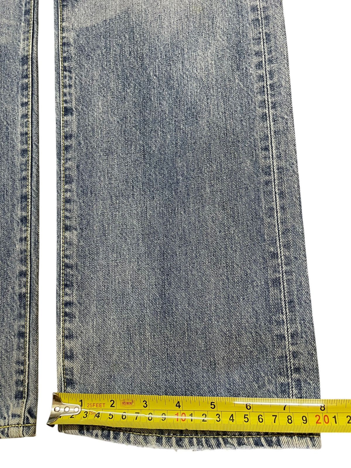 Uniqlo Vintage Japanese Uniqlo Blue Faded Wash Style Loose Jeans Size US 32 / EU 48 - 17 Thumbnail