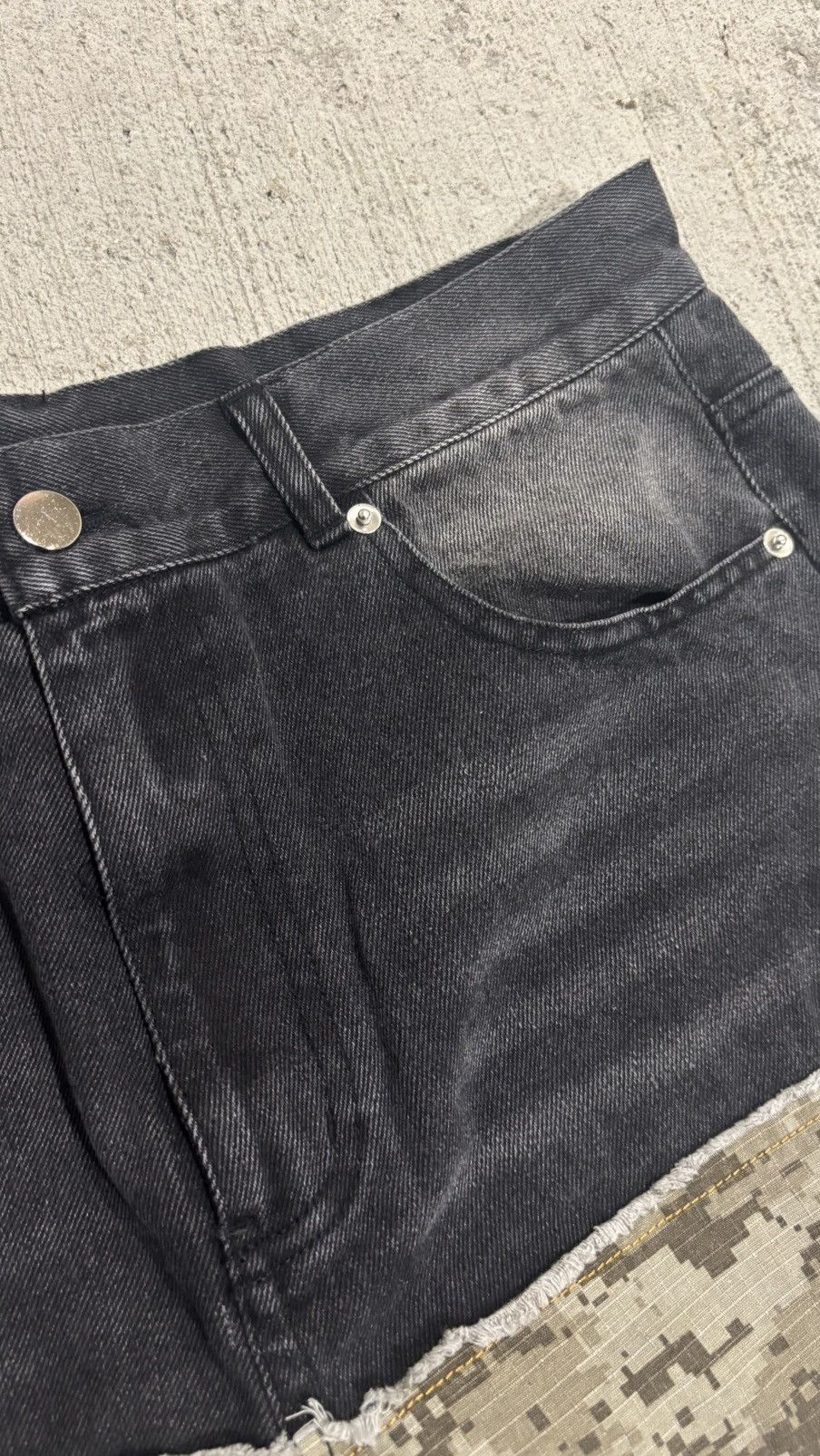Other Nothing Into Something Digital Camo Denim Size US 34 / EU 50 - 3 Thumbnail