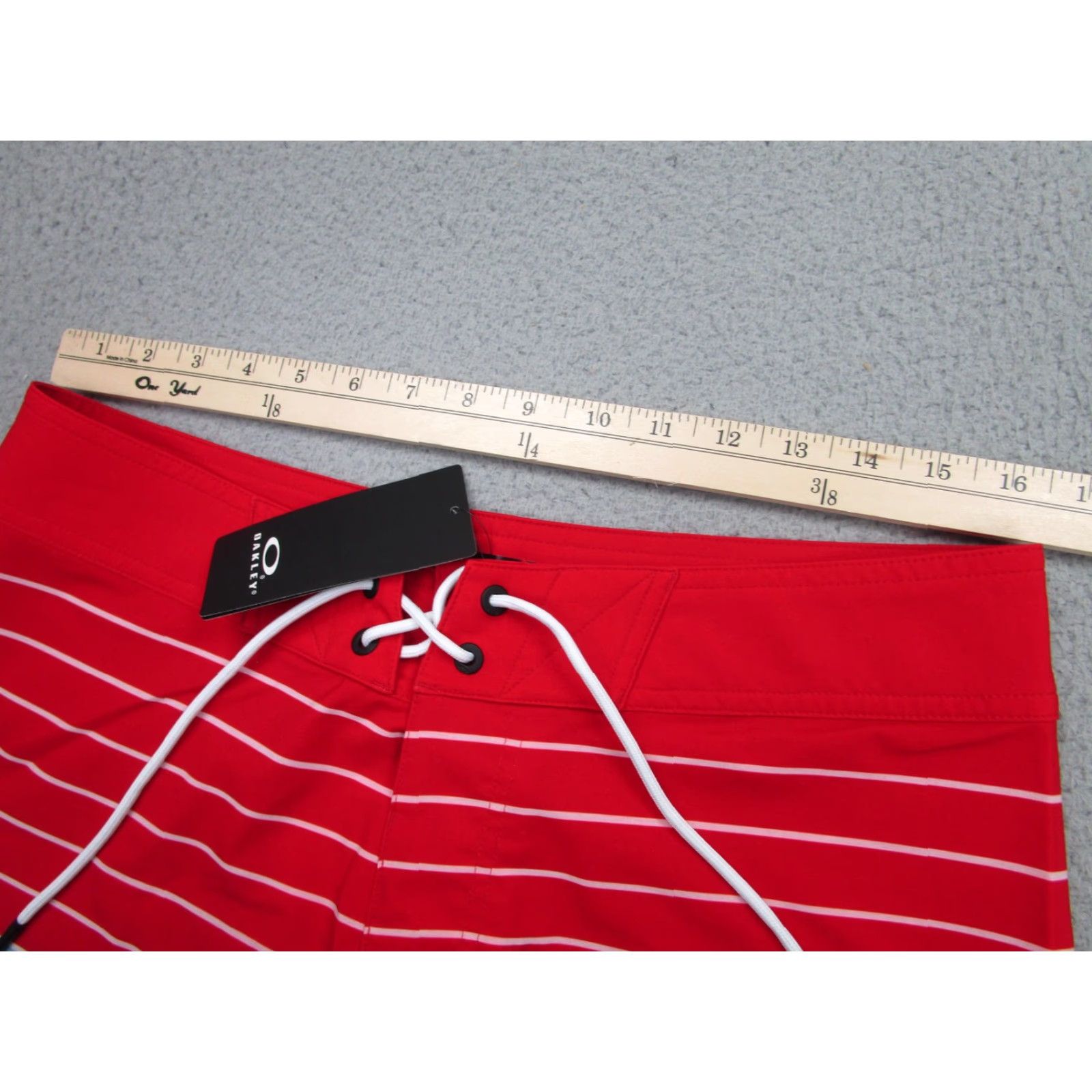 Oakley Oakley Board Shorts Mens 31 Red Hawaiian Floral Surf Trunks - Retro Bloom 20 - 4-Way Stretch Water-Repellent Drawstring Back Pocket Size US 31 - 4 Thumbnail