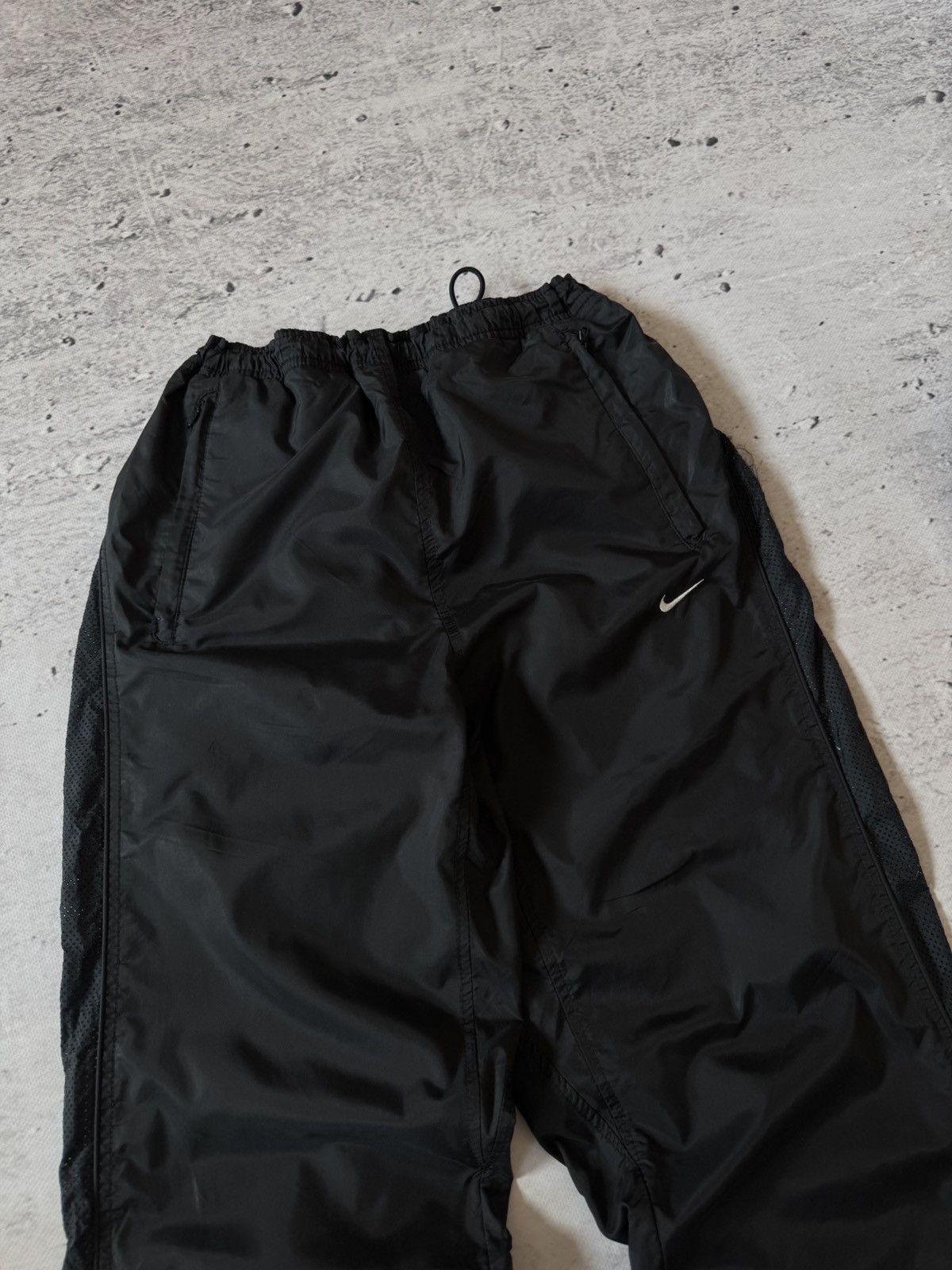 Nike × Vintage NIKE NYLON VINTAGE Y2K OVERSIZE BAGGY FIT PANTS SWEATPANTS Size US 32 / EU 48 - 5 Thumbnail