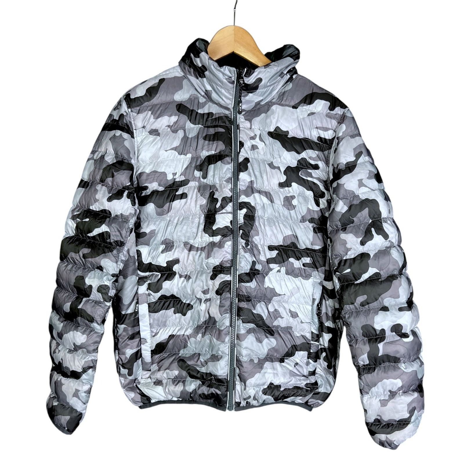 Tumi Tumi Tumipax Reversible Down Jacket Gray / Camo -$295 Retail Size US S / EU 44-46 / 1 - 1 Thumbnail