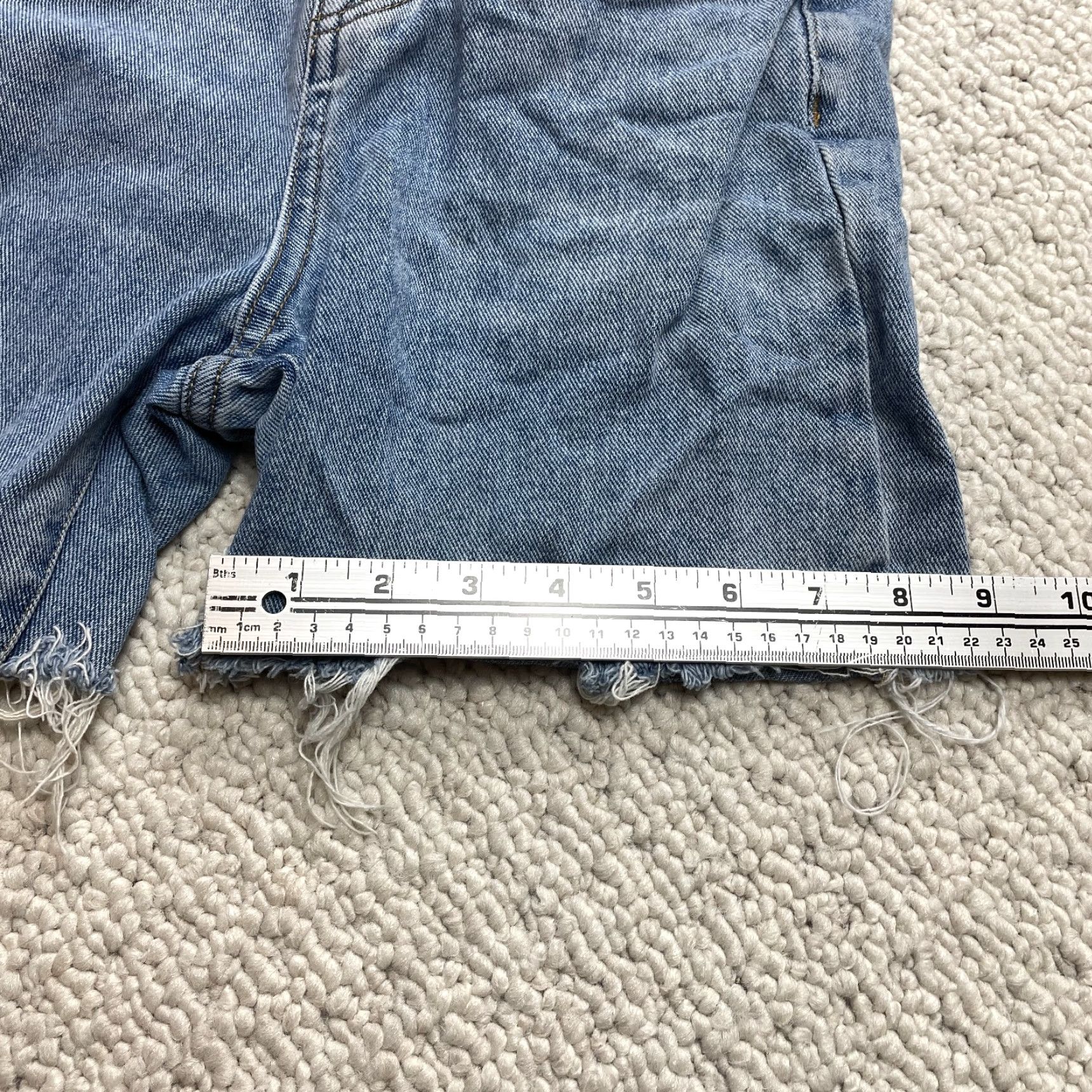 Vintage Simple Society Jeans Shorts Womens 00/23 Blue Denim Medium Wash Raw Bottoms Shorts Womens 00 Blue Denim Size 42" / US 20 - 2 Thumbnail
