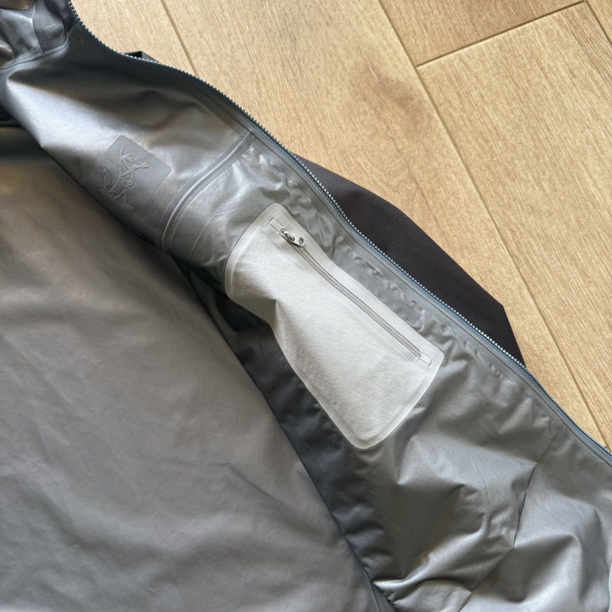Arc'teryx Arc'teryx Beta Jacket Gore-Tex Mens Size US XL / EU 56 / 4 - 13 Thumbnail