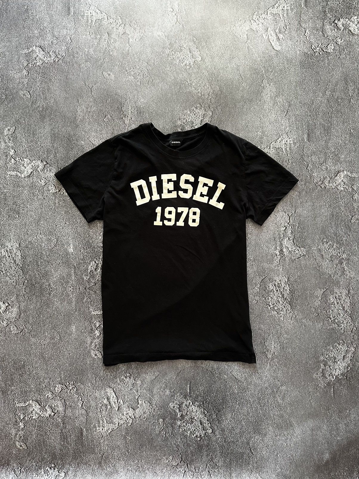 Diesel × Streetwear × Vintage ? Vintage Diesel 1978 Graphic Crew 