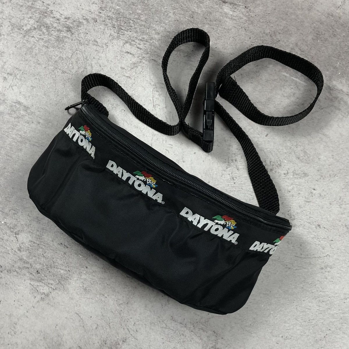 Vintage Vintage 90s Daytona USA Waist Bag Size ONE SIZE - 2 Thumbnail