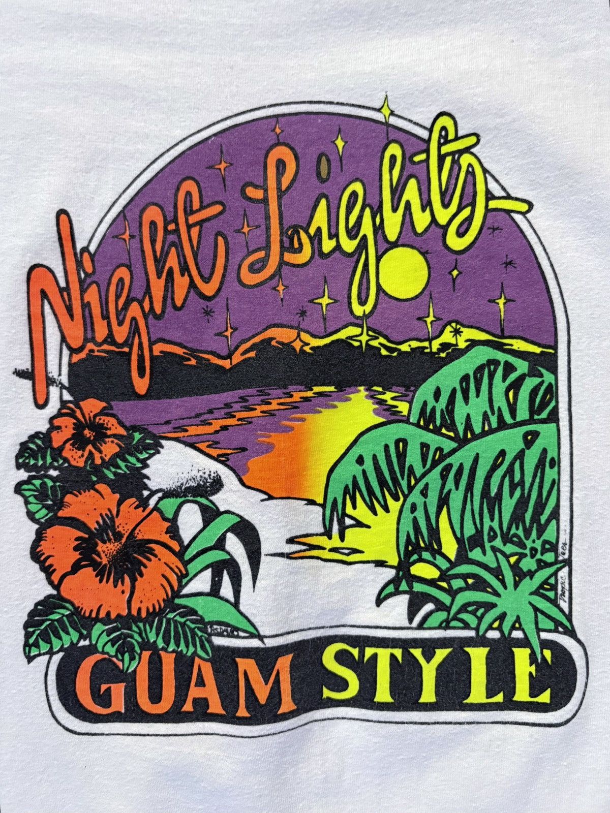 Vintage 90’s Night Lights Guam Style Vintage Tee Size US XL / EU 56 / 4 - 2 Thumbnail