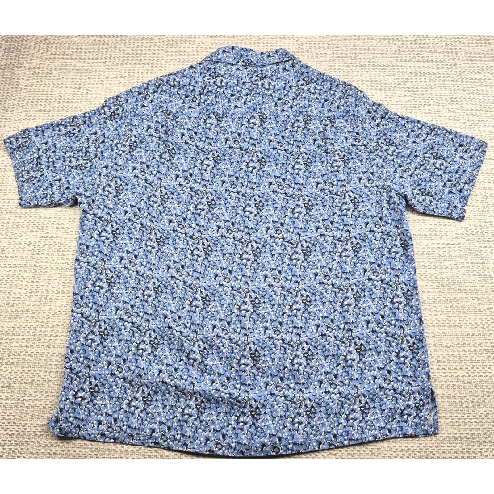 Vintage VINTAGE Silk circa 1969 Button Up Shirt Mens XL Blue Floral 100% Silk Casual Size US XL / EU 56 / 4 - 6 Thumbnail