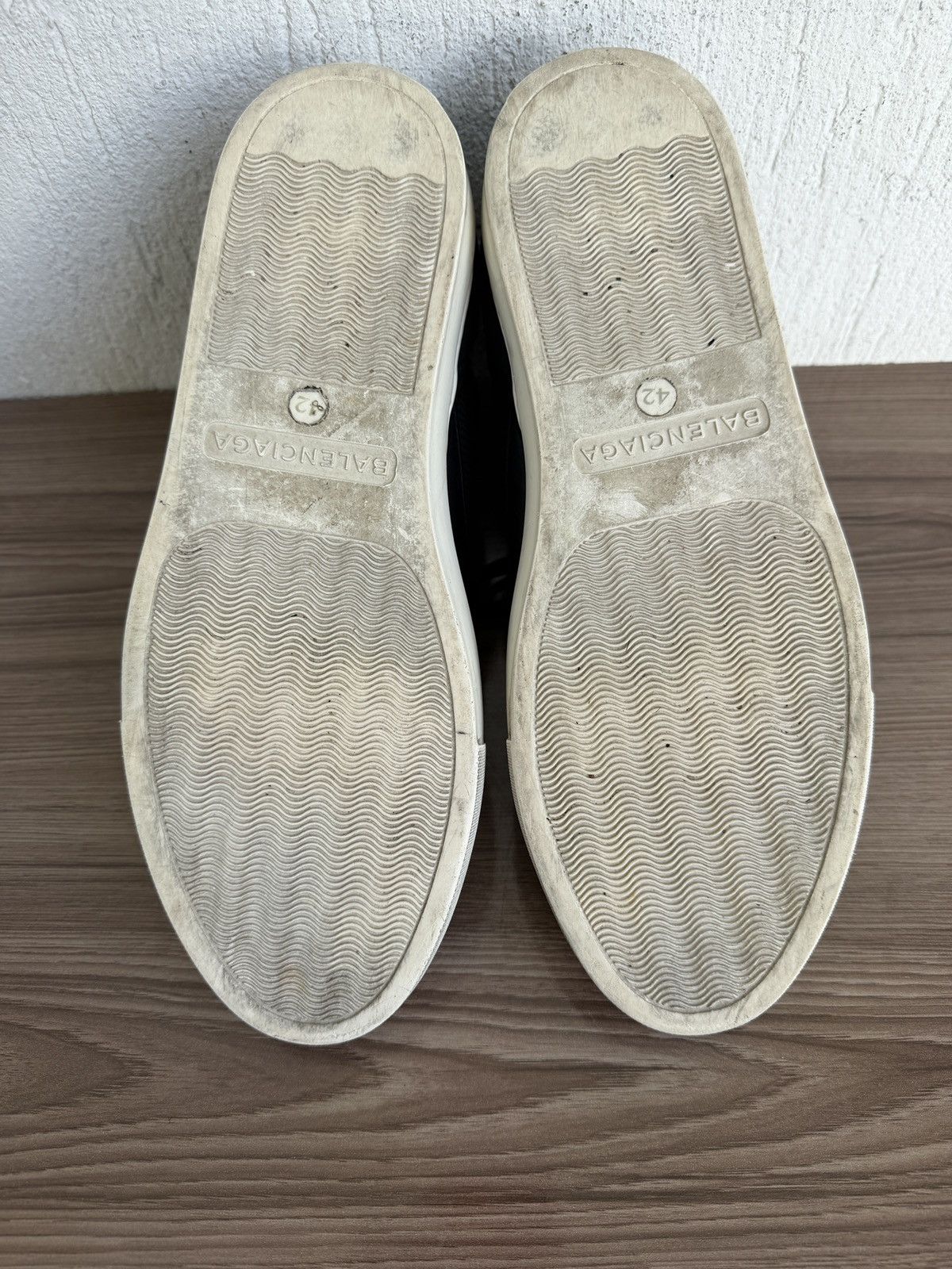Balenciaga arena with strap sneaker Size US 9.5 / EU 42-43 - 16 Thumbnail