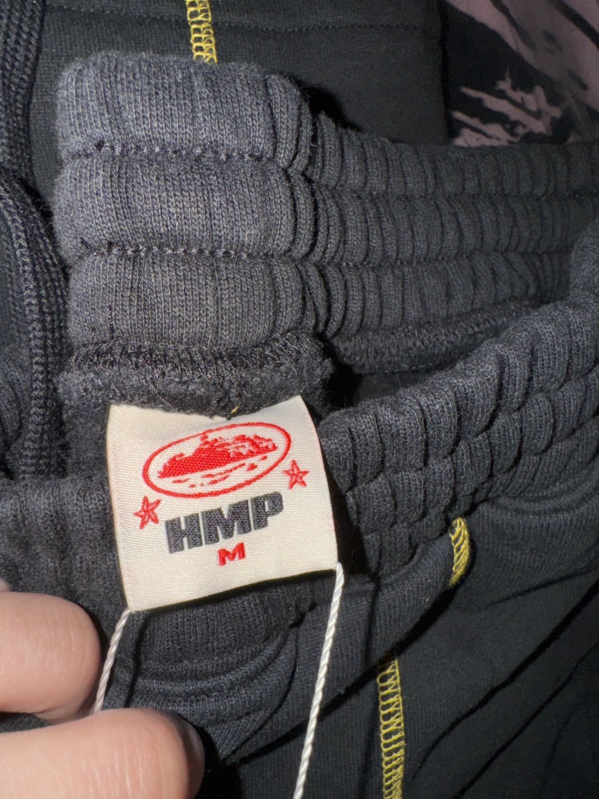 Corteiz CORTEIZ SWEATPANT - SIZE M - BLACK/YELLOW - SS25 Size US 31 - 6 Thumbnail