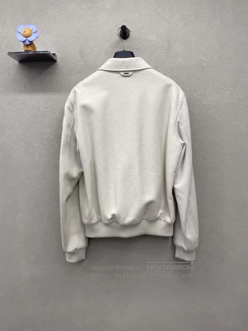 Louis Vuitton Louis Vuitton Full print jacquard white sheepskin zip-up l Size US M / EU 48-50 / 2 - 2 Thumbnail
