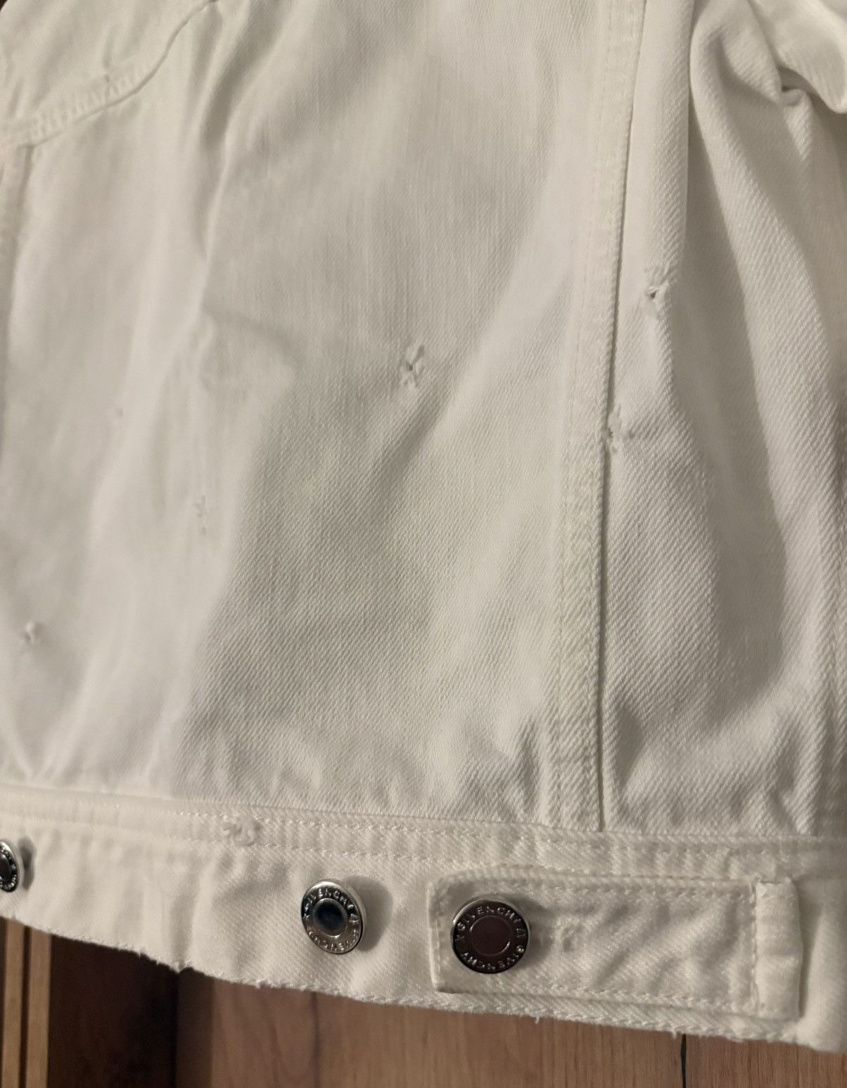 Givenchy Givenchy white cropped destroy denim jacket - S/36(FR) Size XS / US 0-2 / IT 36-38 - 19 Thumbnail
