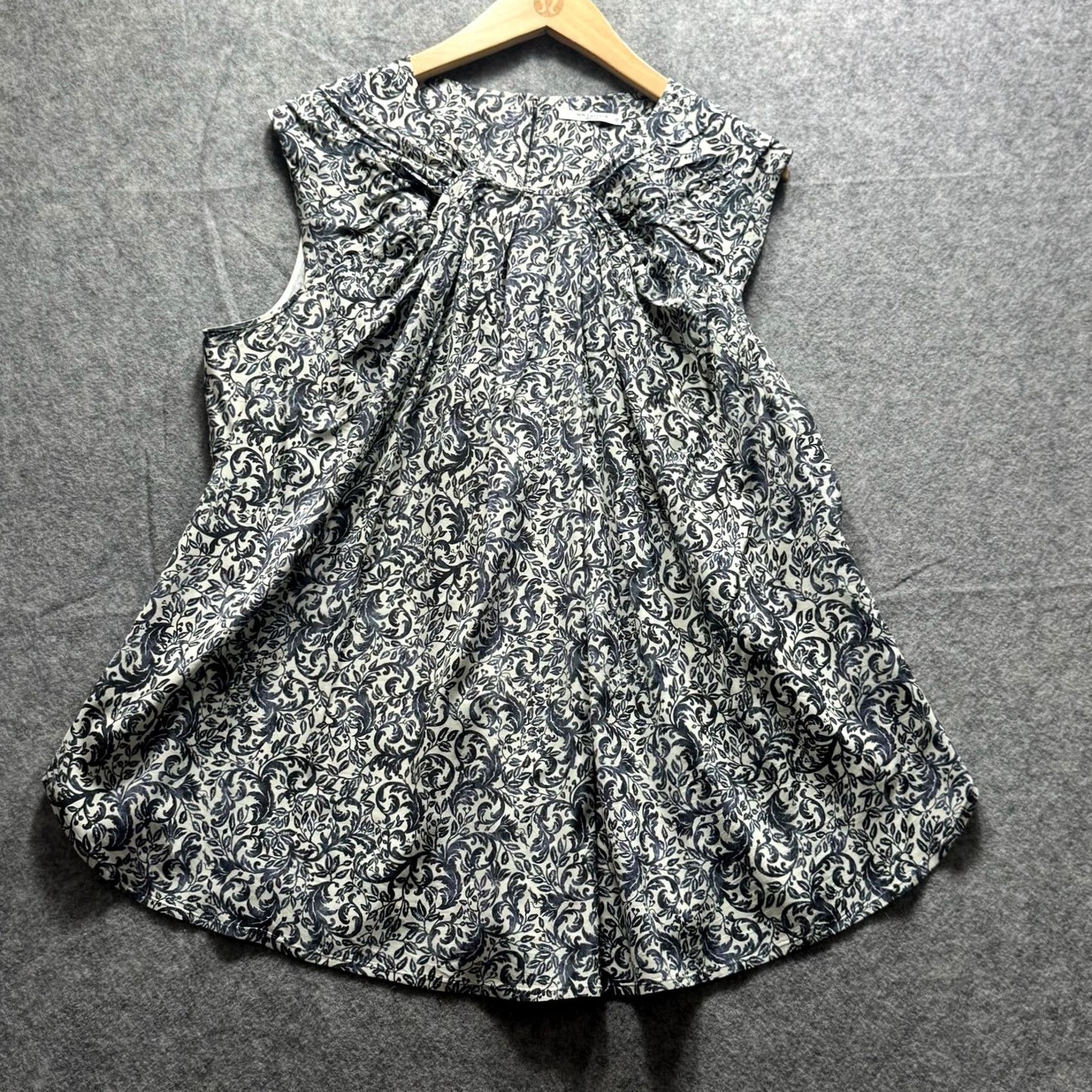 M.M.LaFleur MM.LaFleur Blouse Womens +1 Blue Floral Sleeveless Tunic Dress Shirt (Relaxed Fit) Womens Plus Size Size XS / US 0-2 / IT 36-38 - 2 Thumbnail