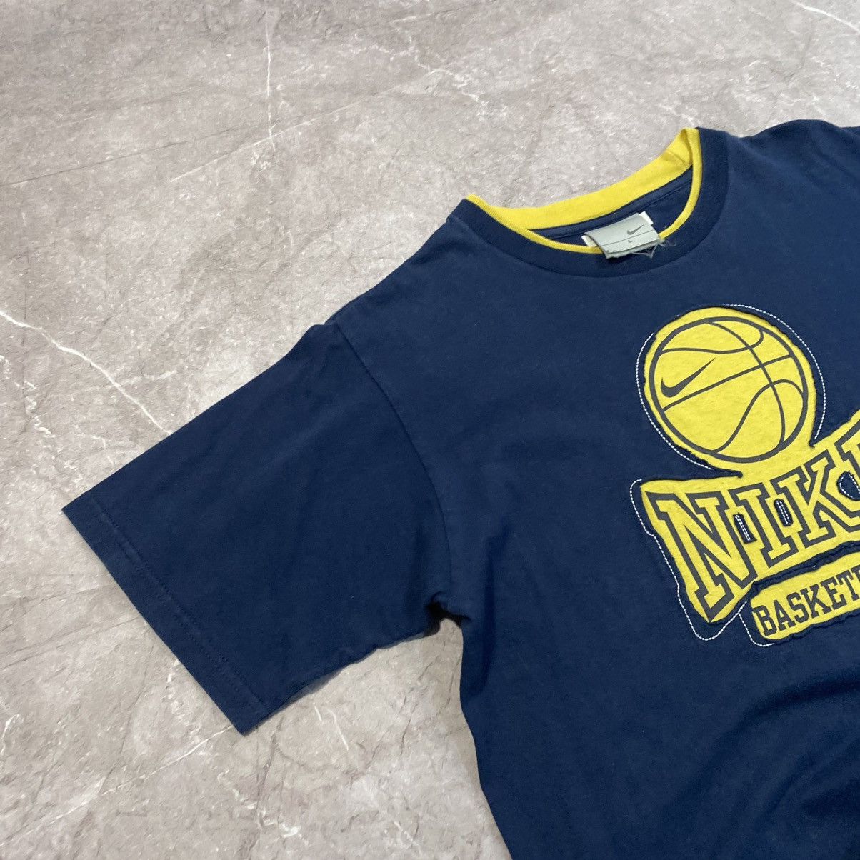 Nike × Vintage VINTAGE NIKE BASKETBALL TEE BIG LOGO FADED 00s Size US L / EU 52-54 / 3 - 2 Thumbnail