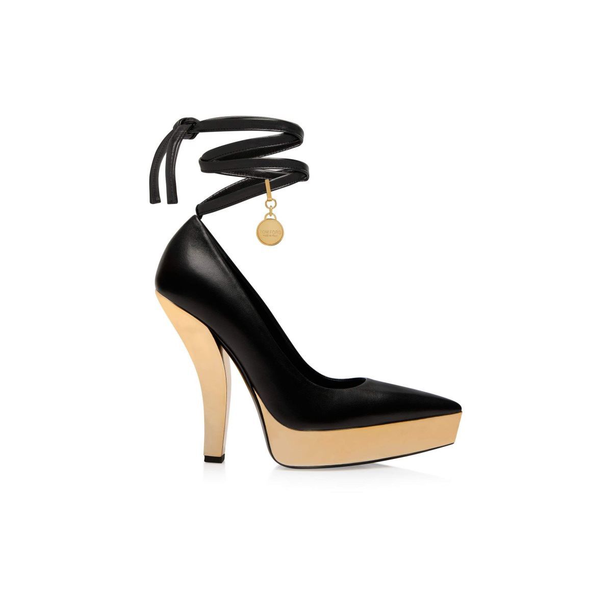 o1loc1c0924 W3181 Platform Pumps in Black