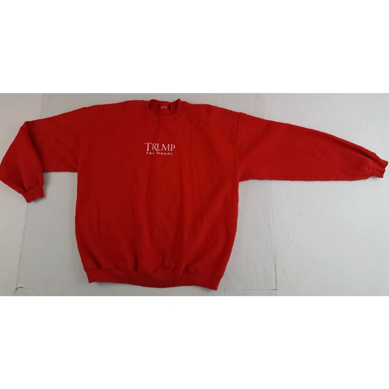 Vintage Vintage Trump Taj Mahal Atlantic City Embroidered Sweatshirt Red Unisex Adults XL Pullover Crew Neck Canvas Cotton Long Sleeve Size US XL / EU 56 / 4 - 3 Thumbnail