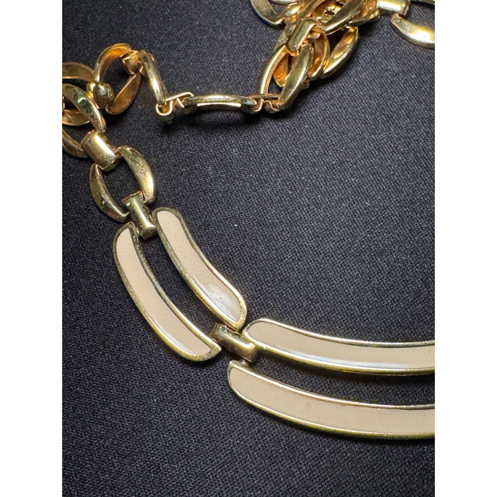 Other Napier Gold Tone Enamel Cream Necklace Fold Over Clasp 12in Size ONE SIZE - 2 Thumbnail