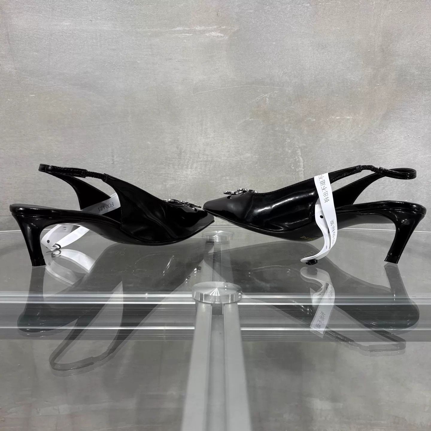 Celine CELINE Triomphe Patent Leather 5cm Heel Pumps Size 38 New Size US 7.5 / IT 37.5 - 5 Thumbnail